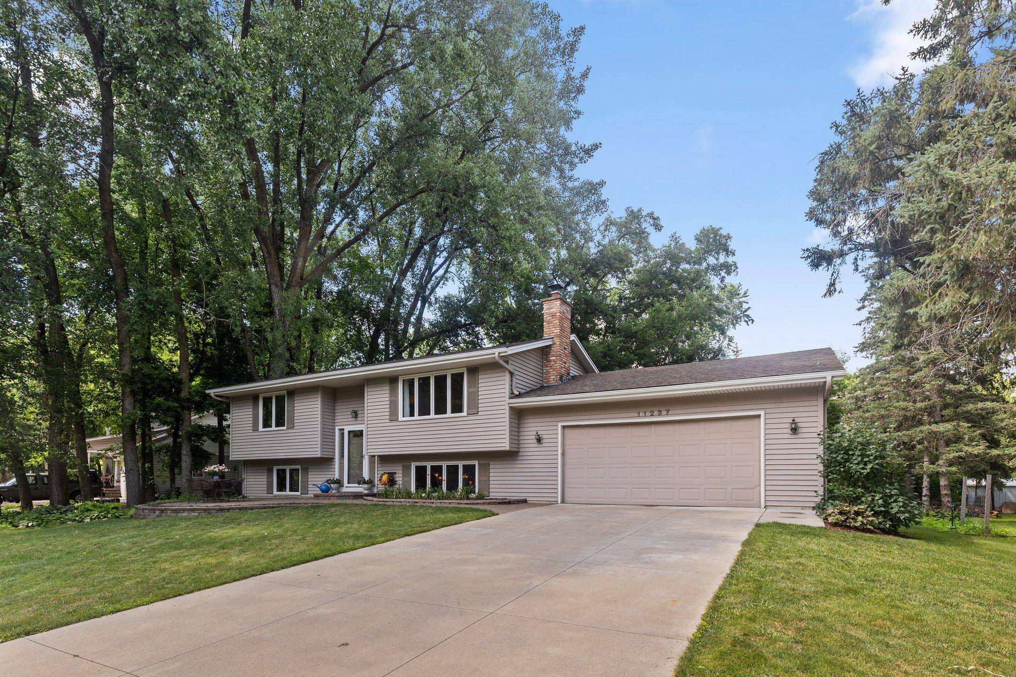 11237 164th ST W, Lakeville, MN 55044