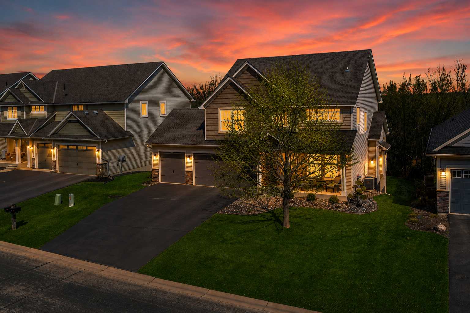 8302 W 132nd ST, Savage, MN 55378