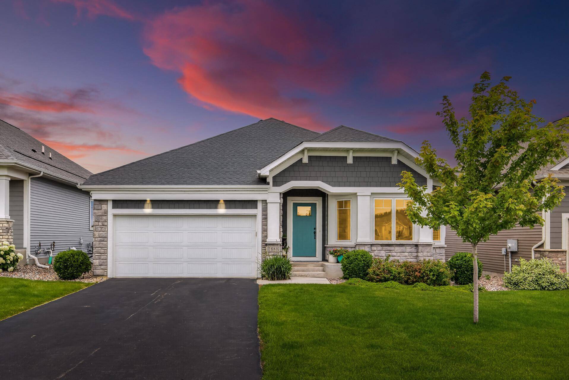 1888 Oakpointe DR, Waconia, MN 55387