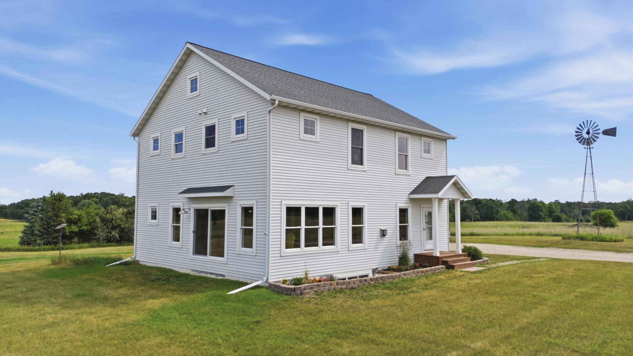 16305 57th ST SE, Kindred, ND 58051