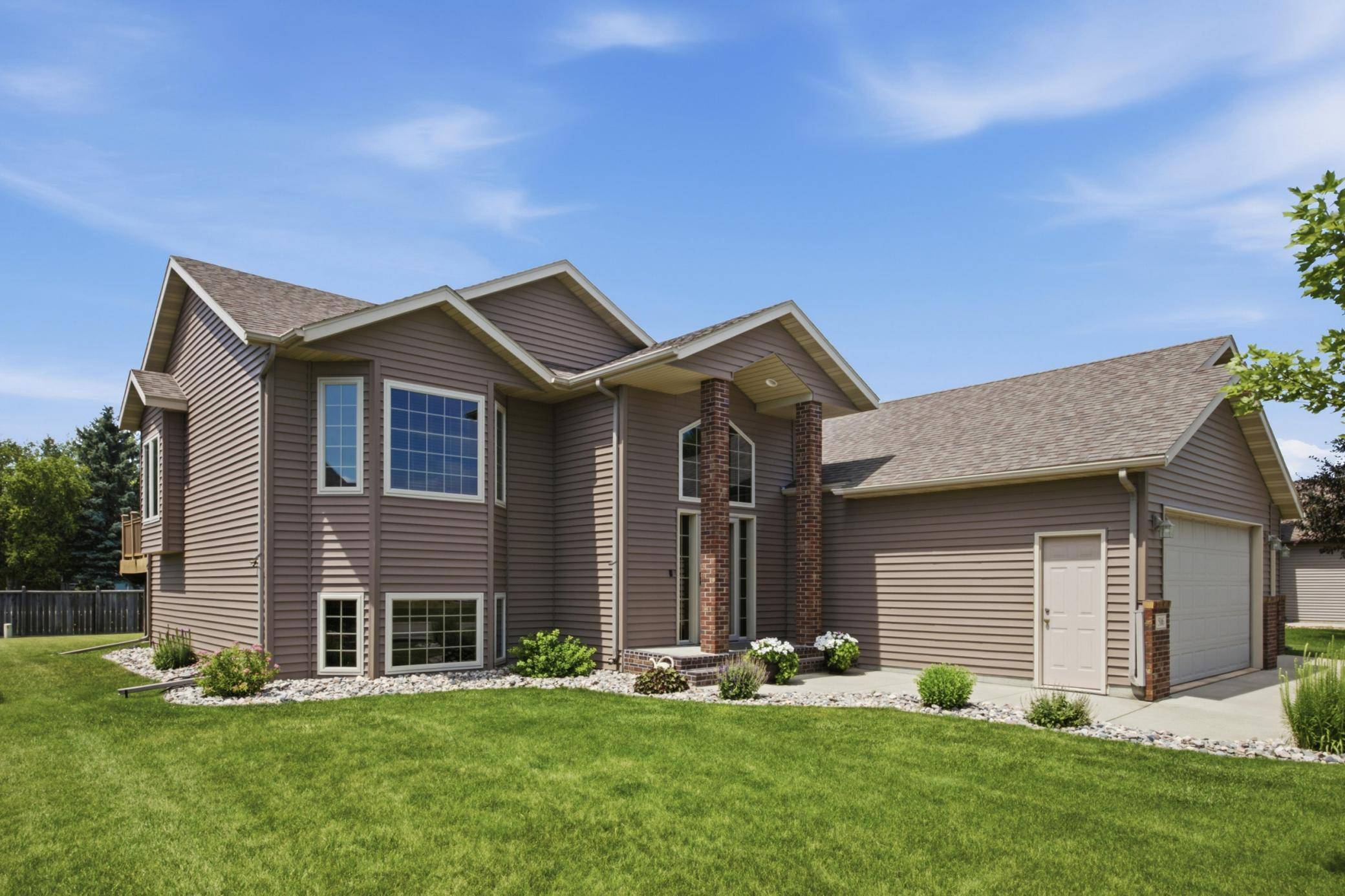 506 8th ST NE, Dilworth, MN 56529
