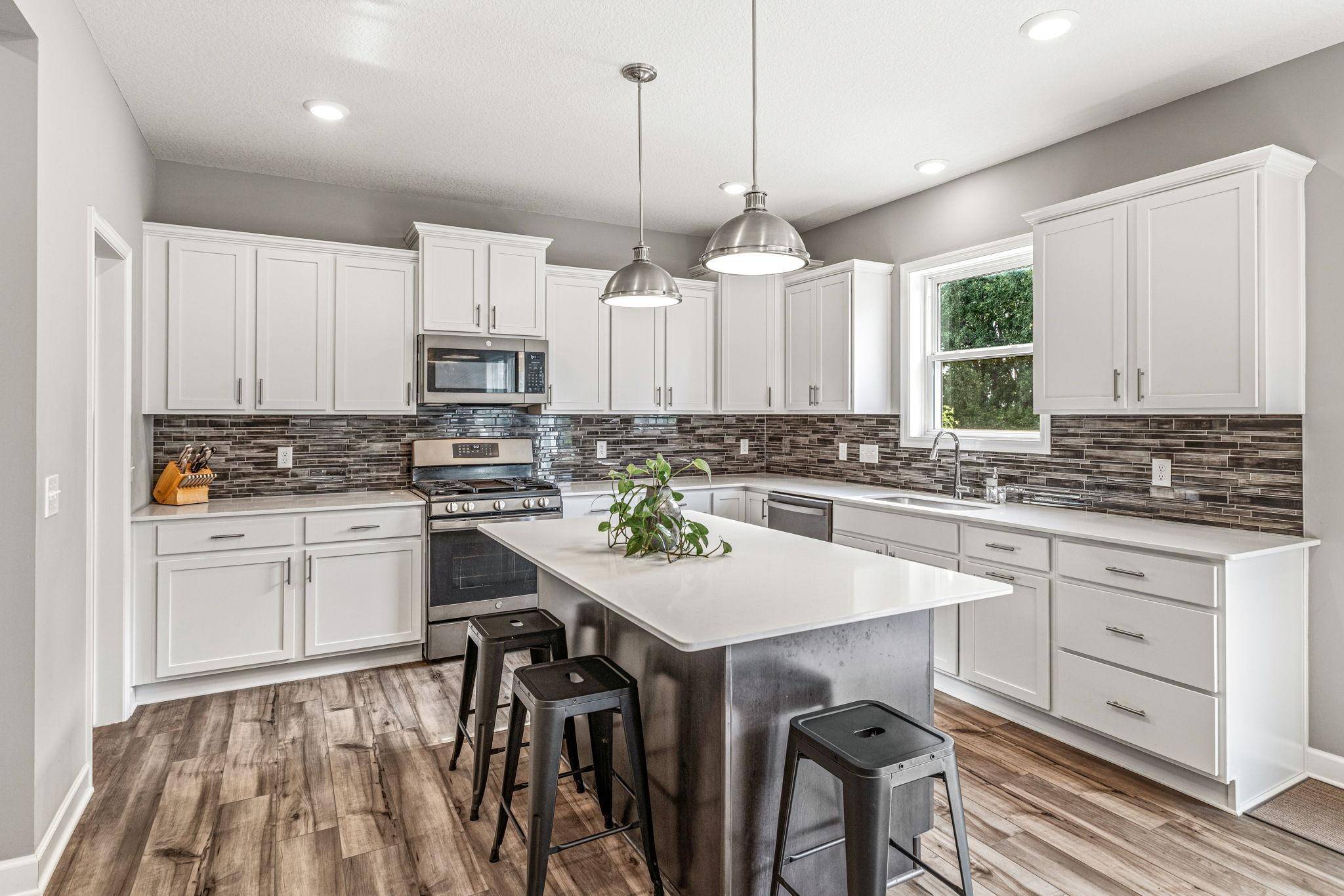20490 Ginger CT, Lakeville, MN 55044