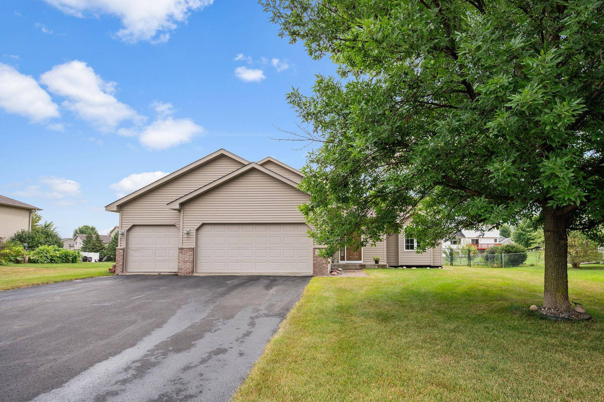 6194 Karmen AVE NE, Albertville, MN 55301
