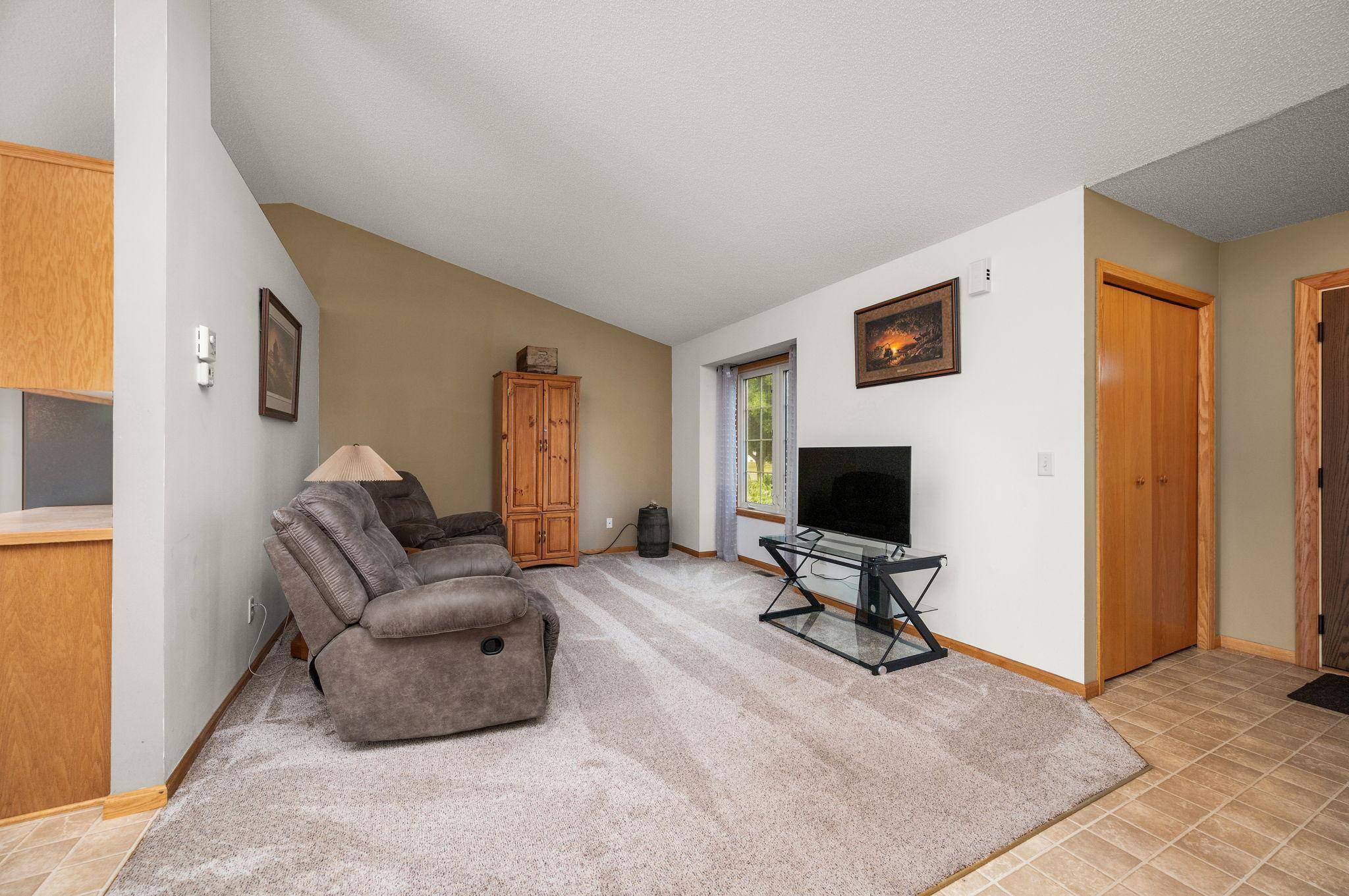 6194 Karmen AVE NE, Albertville, MN 55301