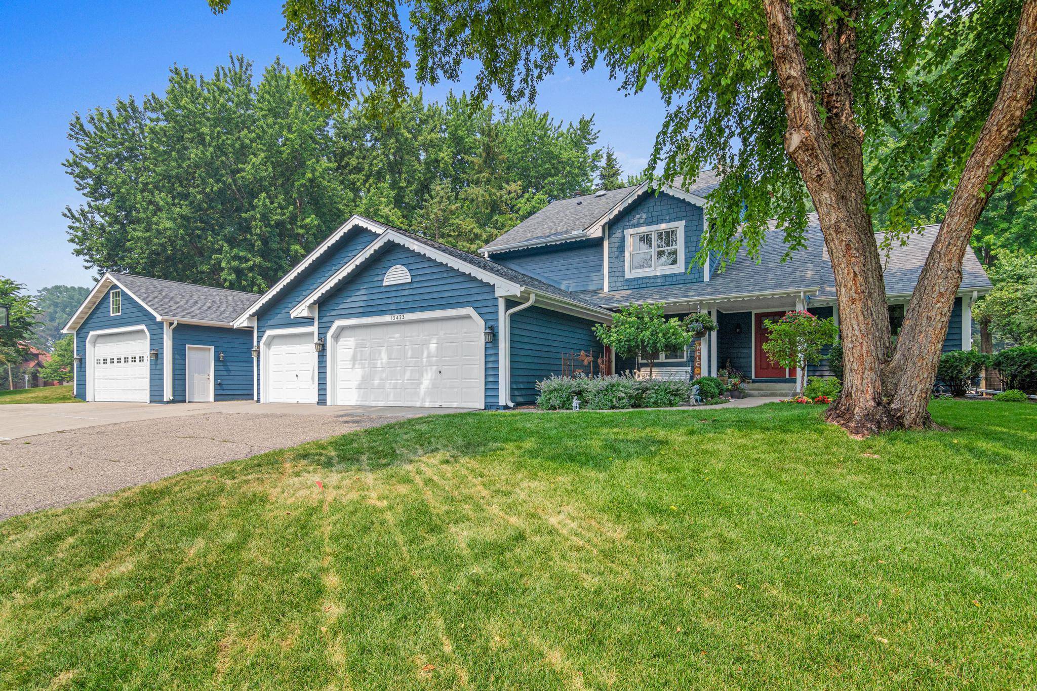 13423 Dominica WAY, Apple Valley, MN 55124