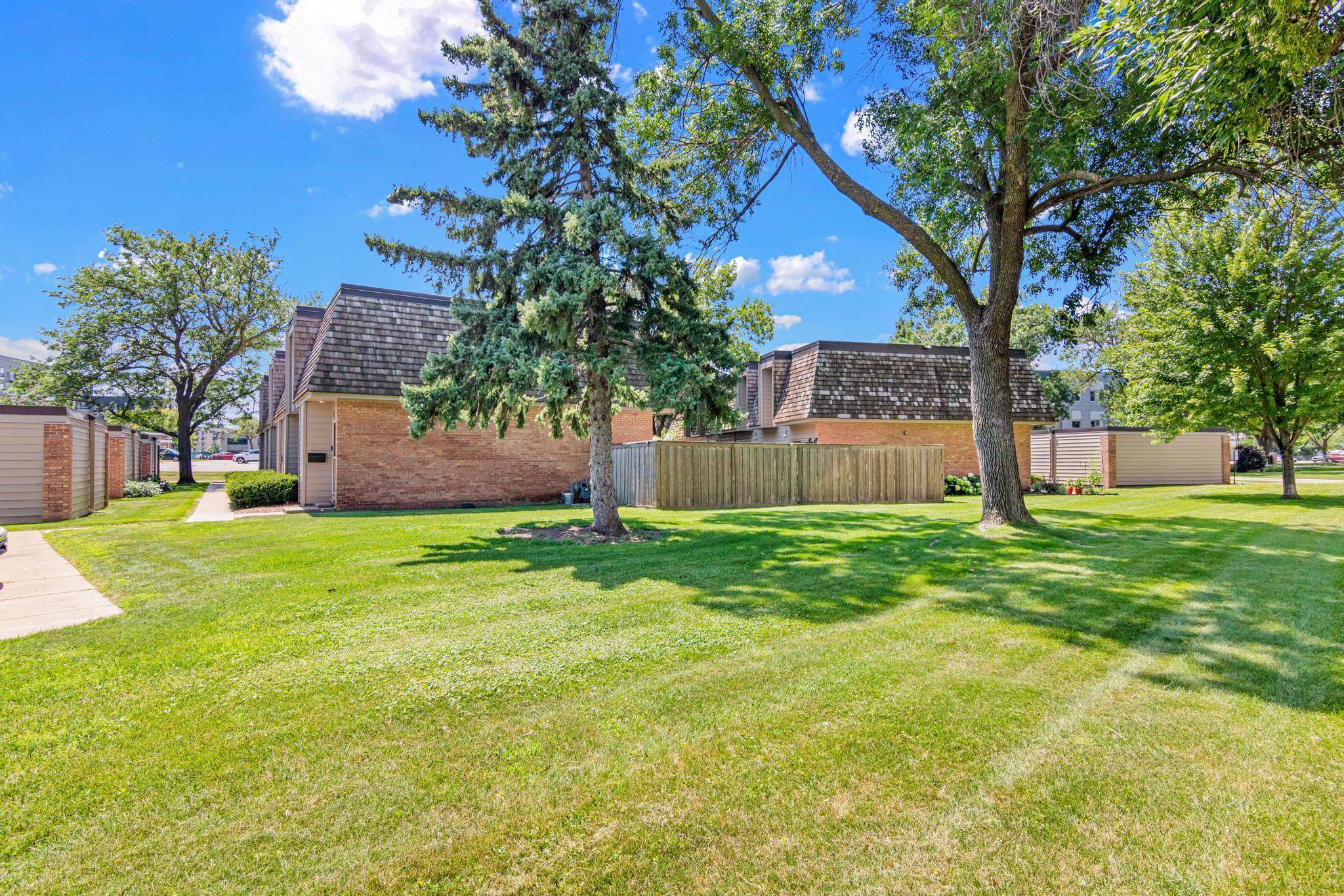 6487 Barrie RD, Edina, MN 55435