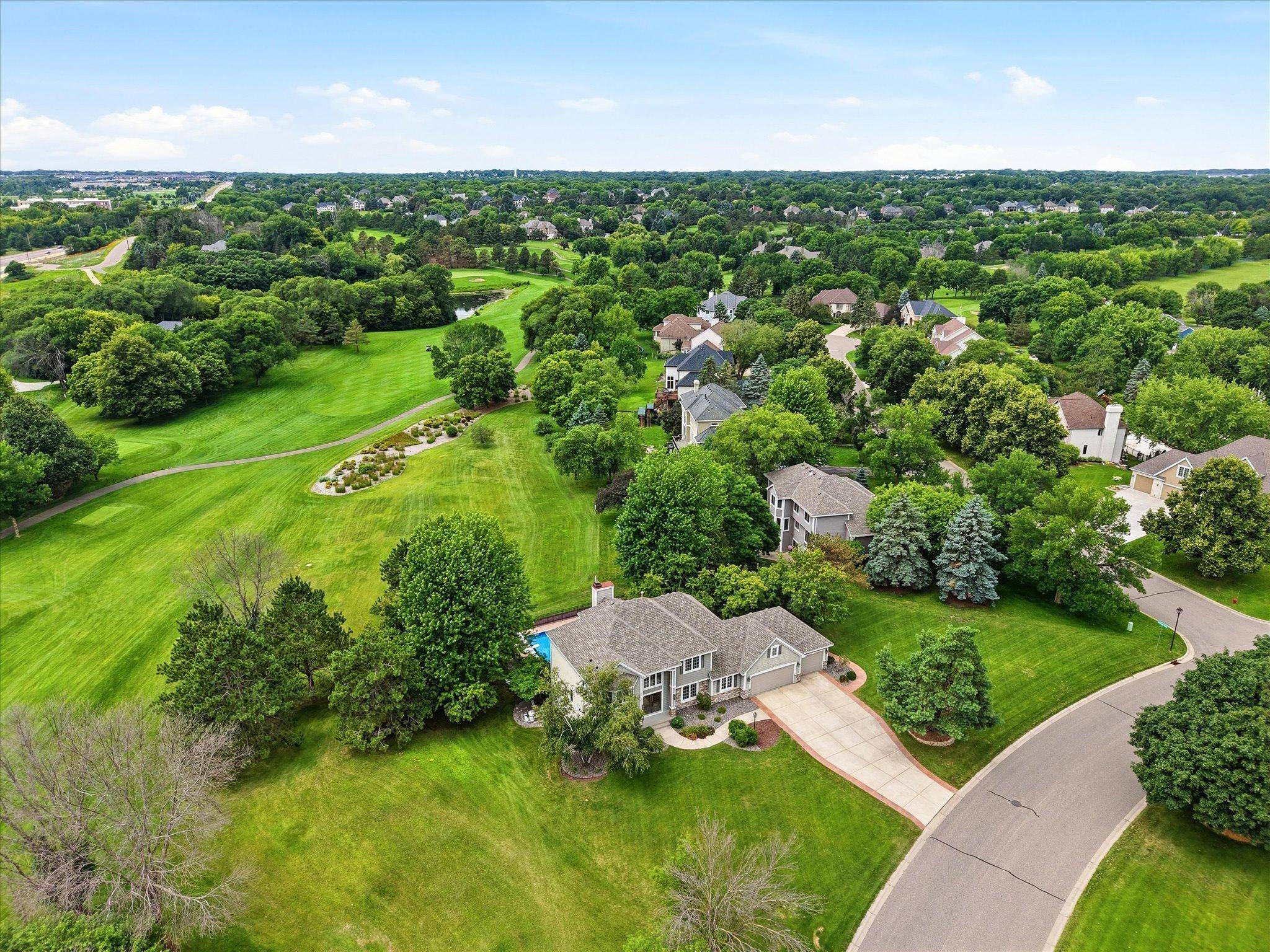 9743 Wellington LN, Woodbury, MN 55125