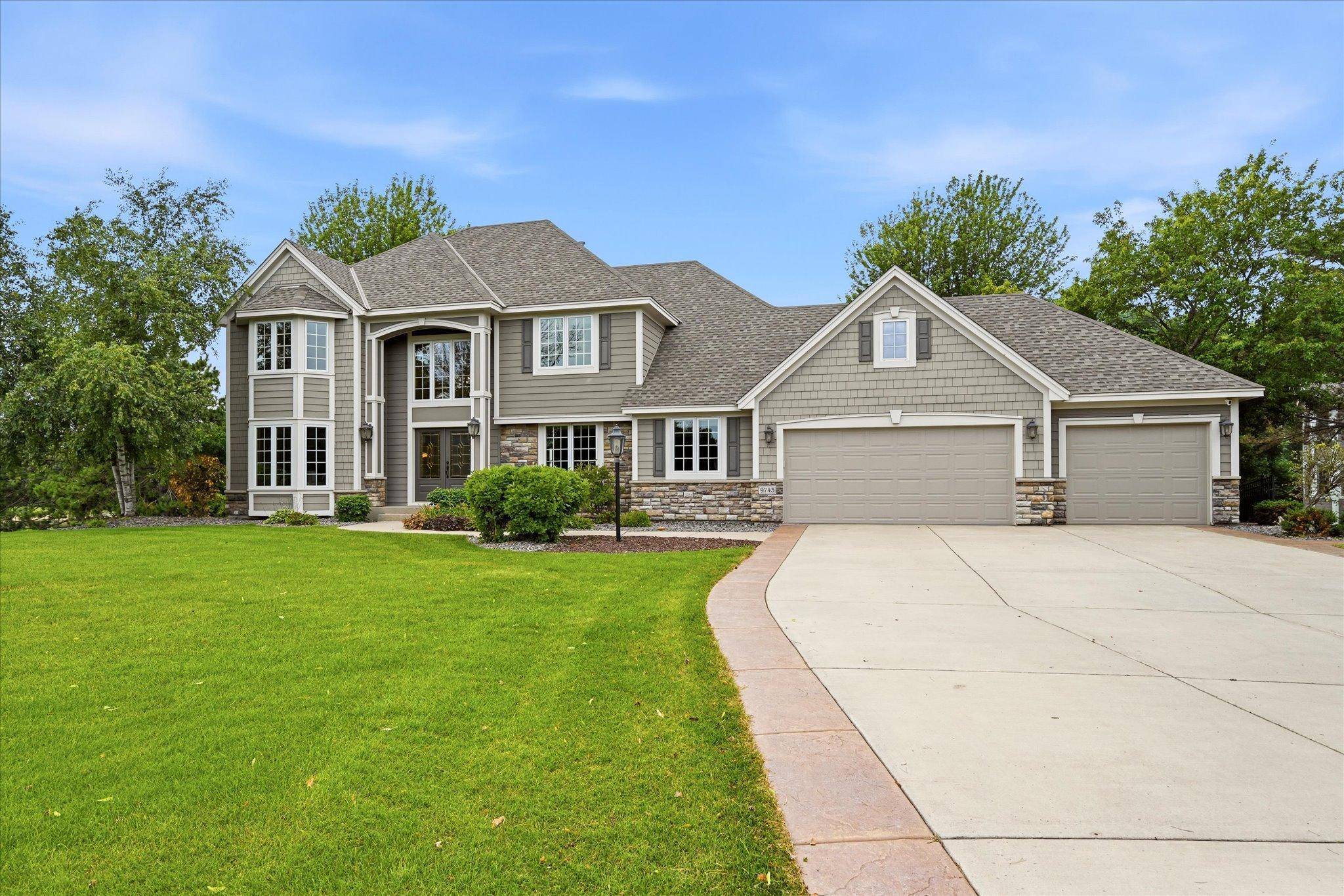 9743 Wellington LN, Woodbury, MN 55125