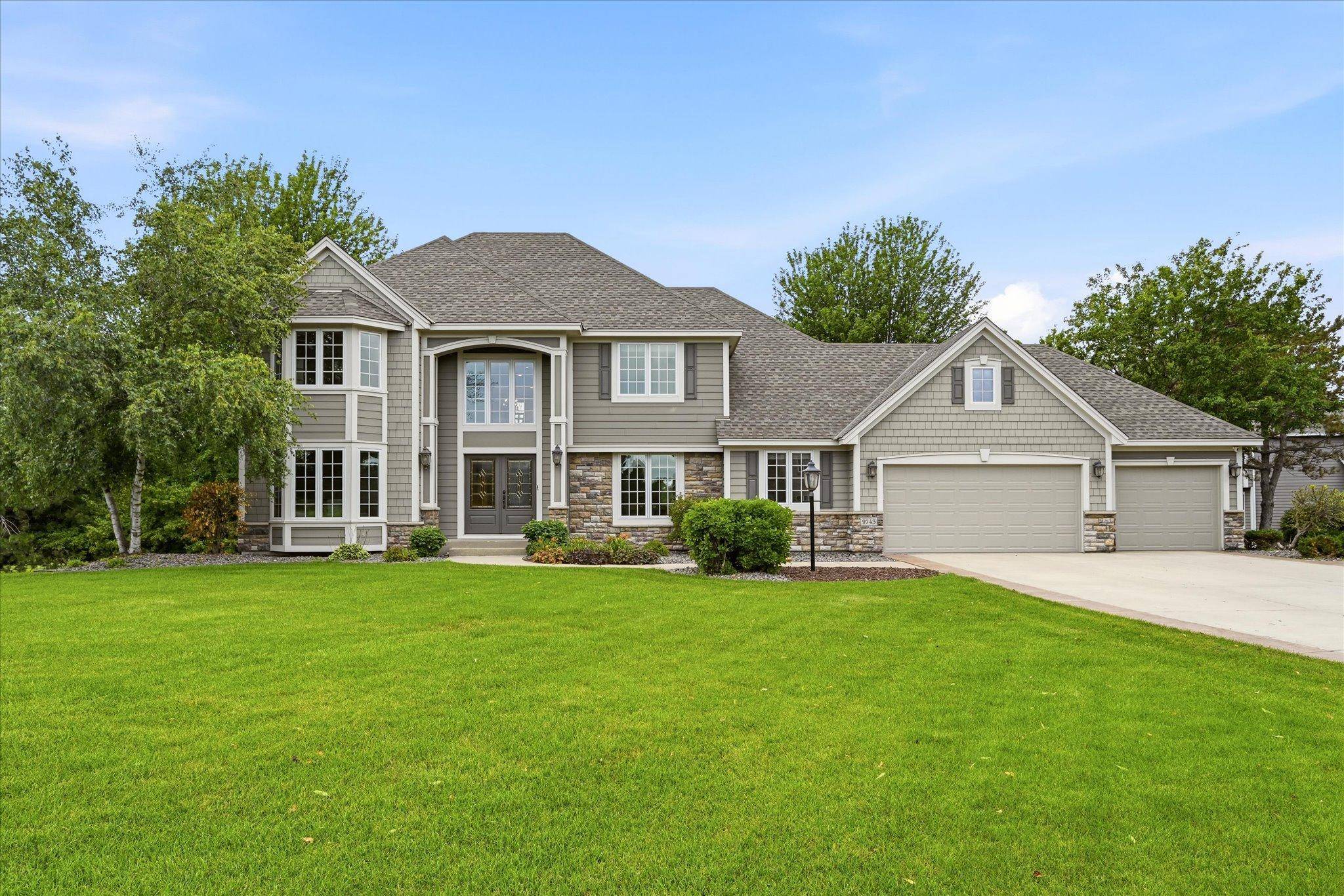9743 Wellington LN, Woodbury, MN 55125