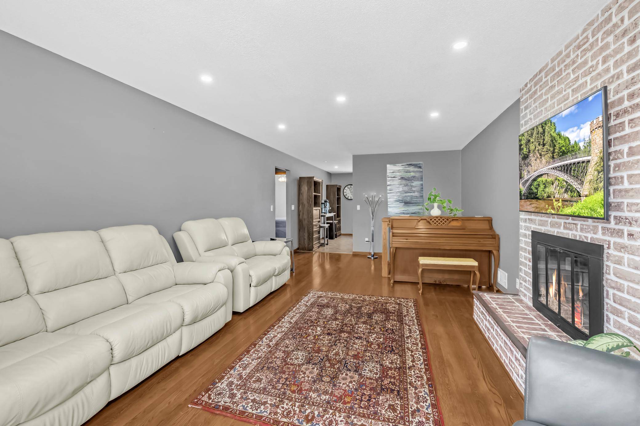 1738 Palisade CIR, Eagan, MN 55122