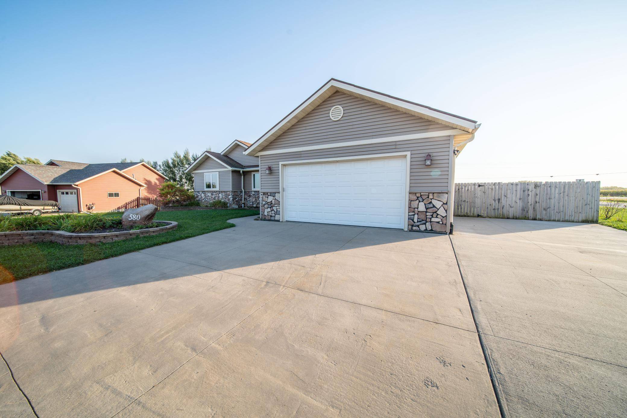 580 Canyon LN NW, Eyota, MN 55934