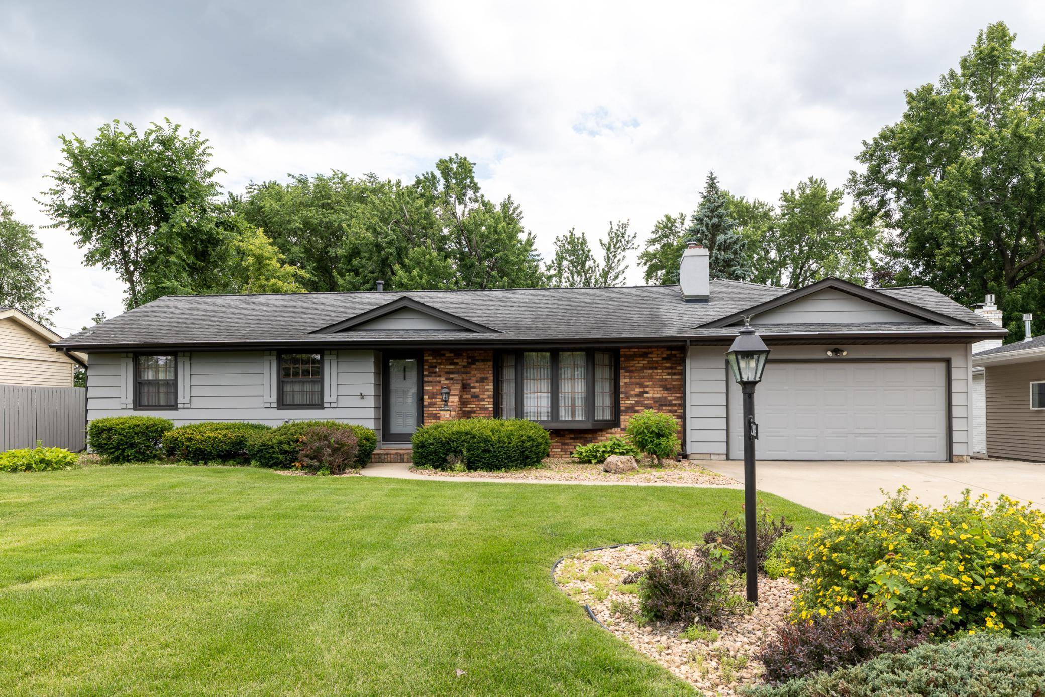 2309 W 95th ST, Bloomington, MN 55431