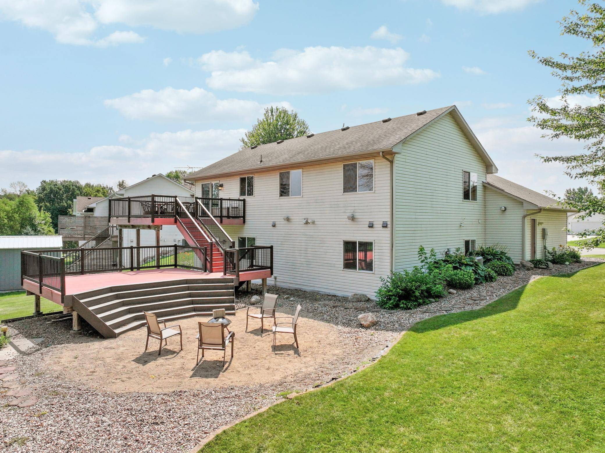 1512 Pond View CT, Cologne, MN 55322