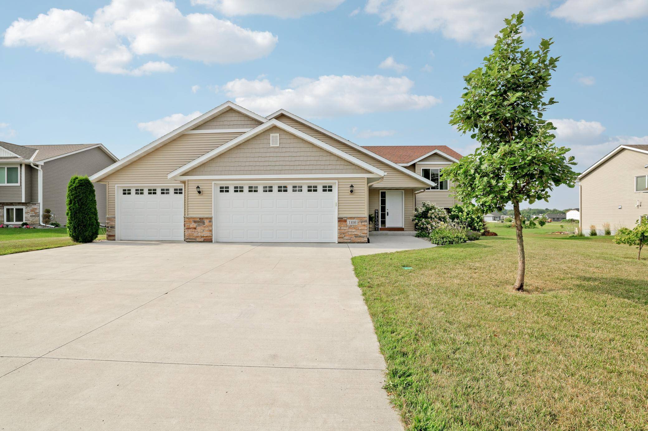 1108 Mulberry AVE NE, Montgomery, MN 56069