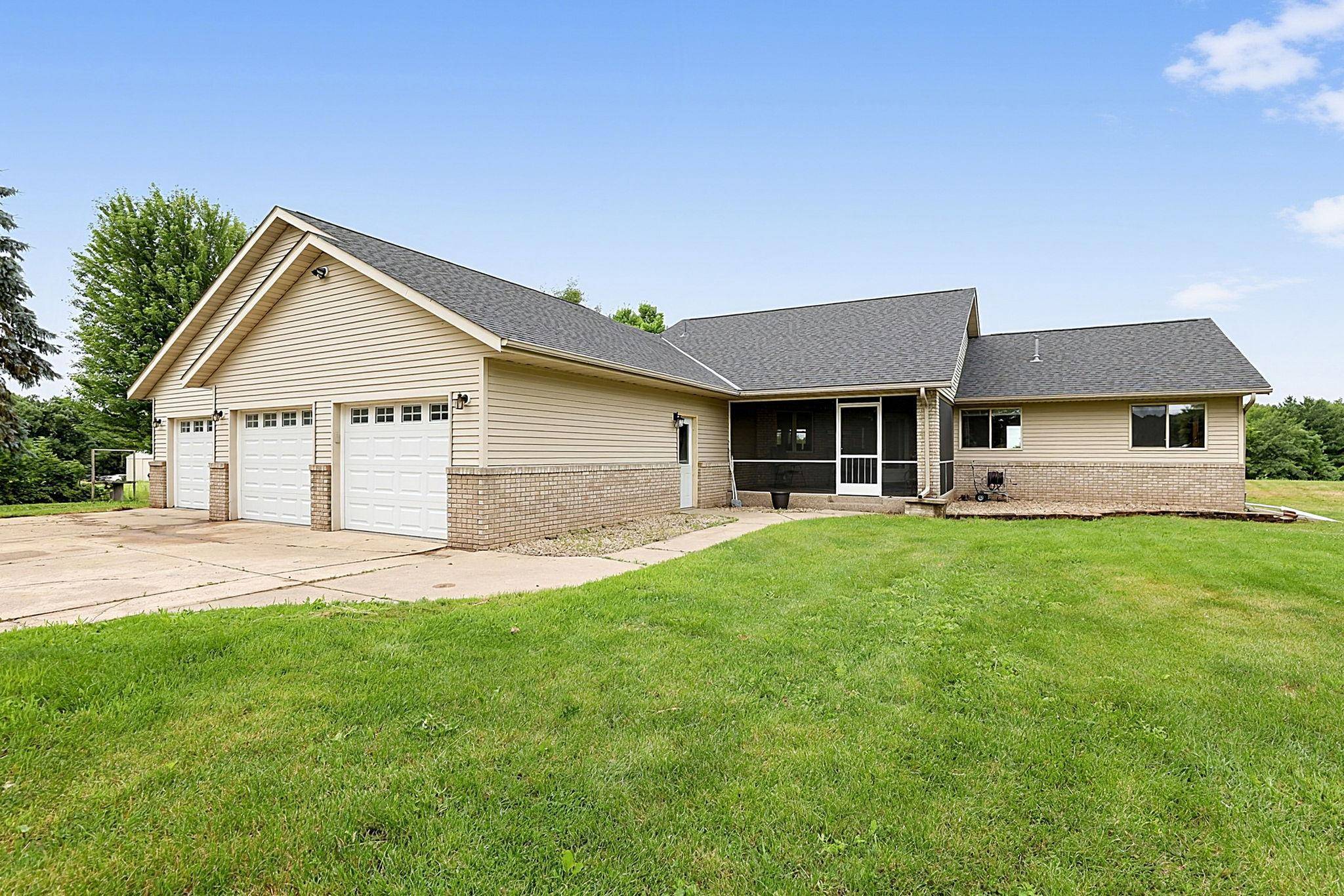 29203 Frontage RD, Saint Joseph, MN 56374