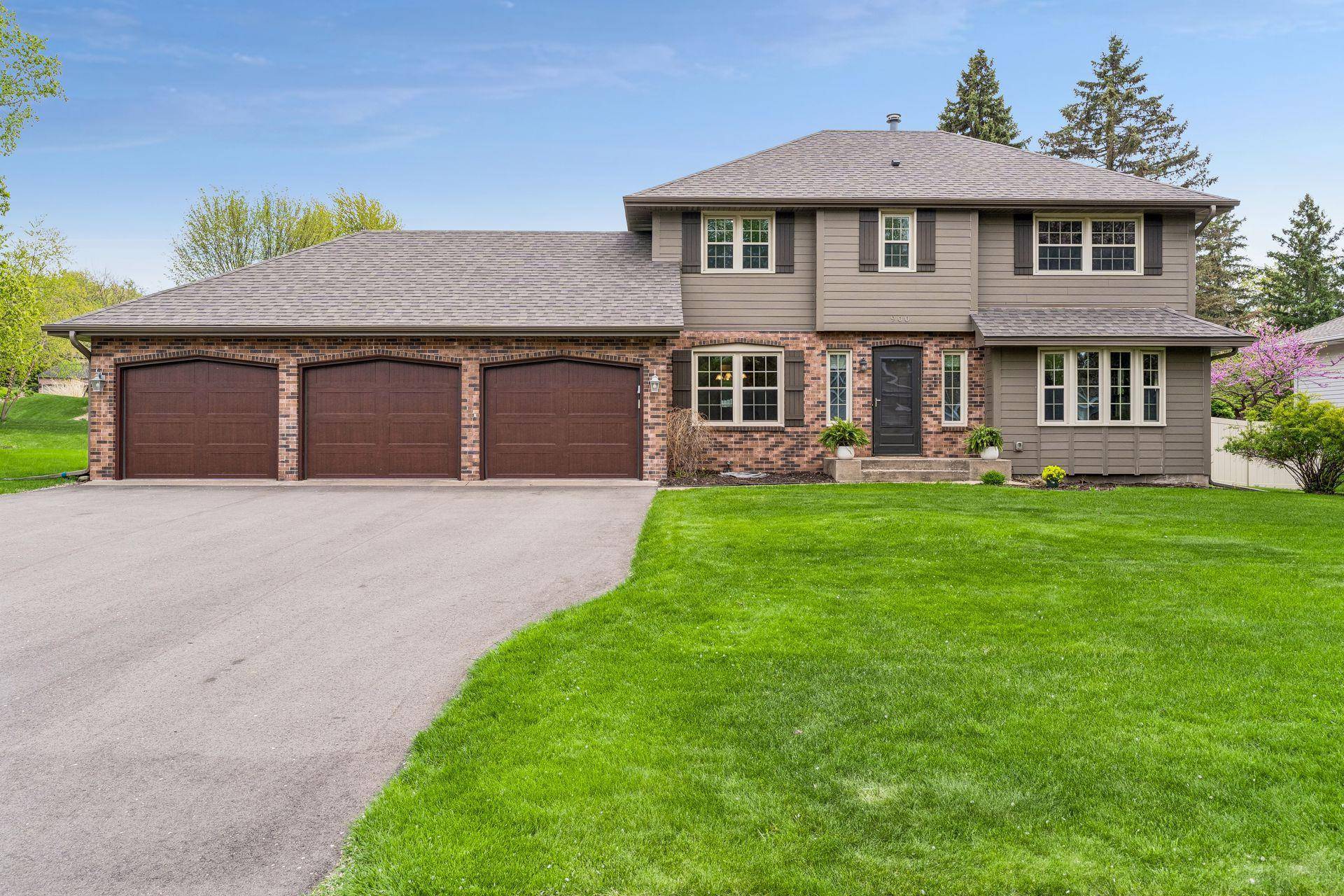 900 Nina CT, Mendota Heights, MN 55118