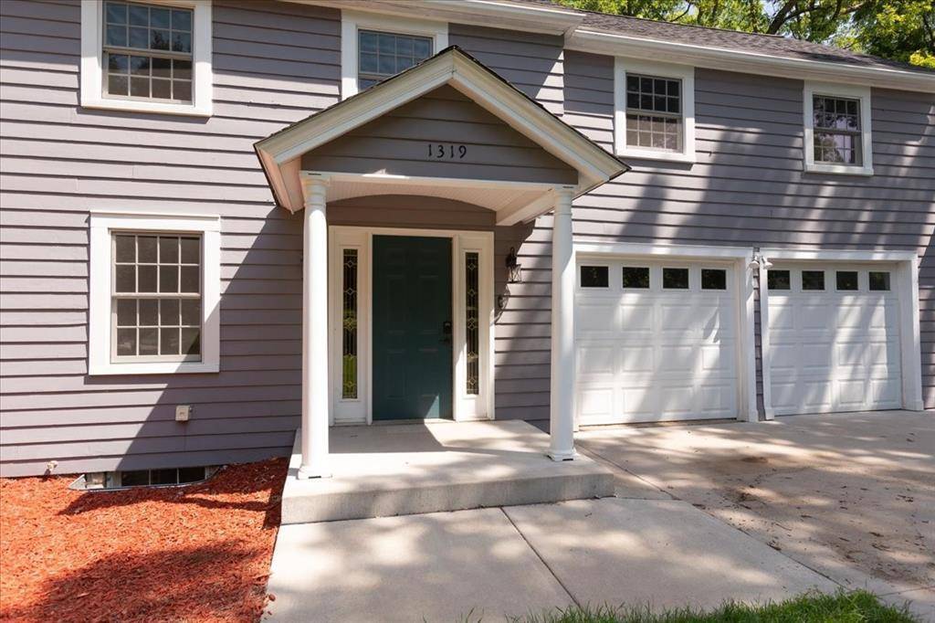 1319 Oakwood AVE, Menomonie, WI 54751