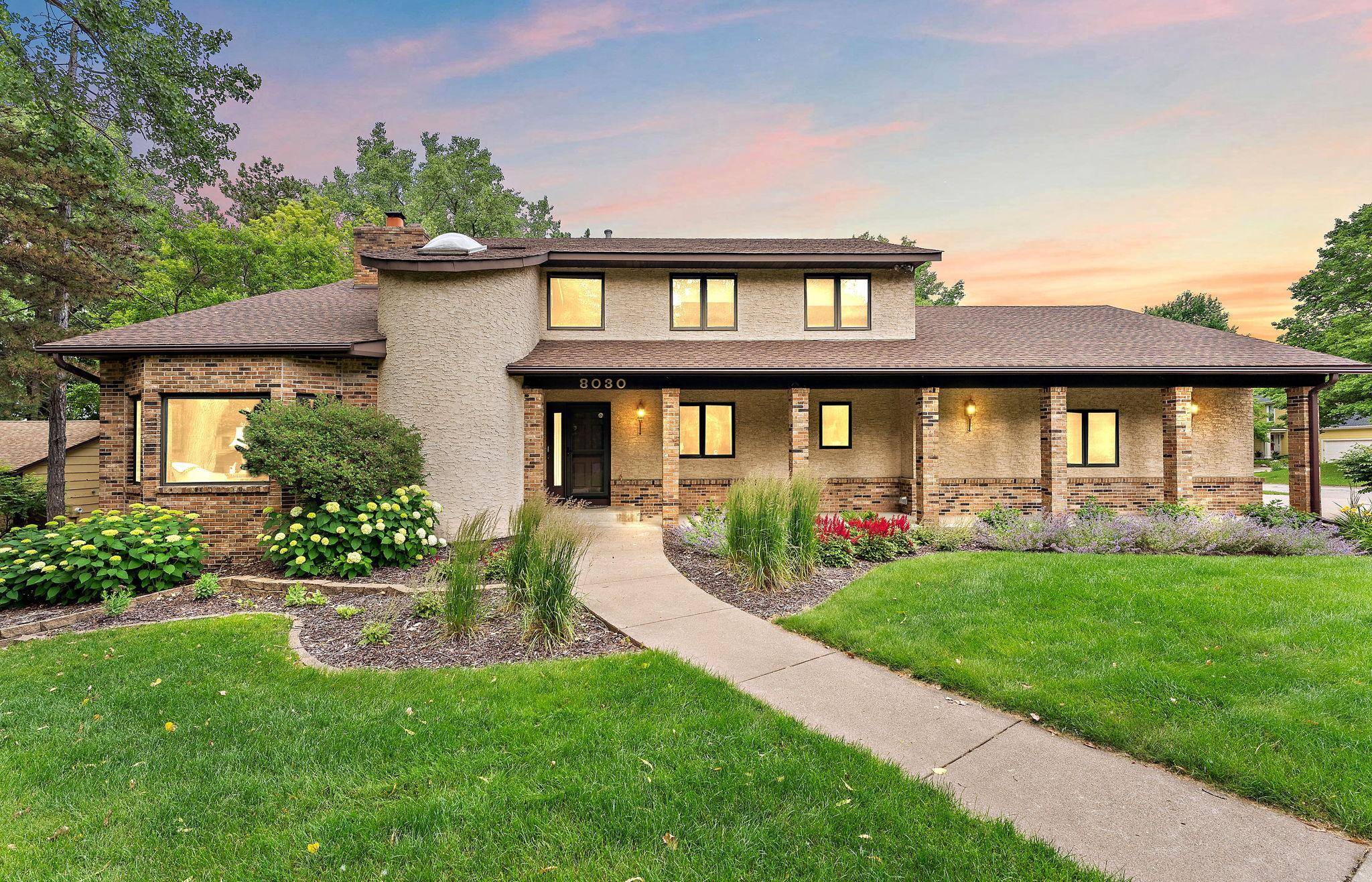 8030 Somerset RD, Woodbury, MN 55125