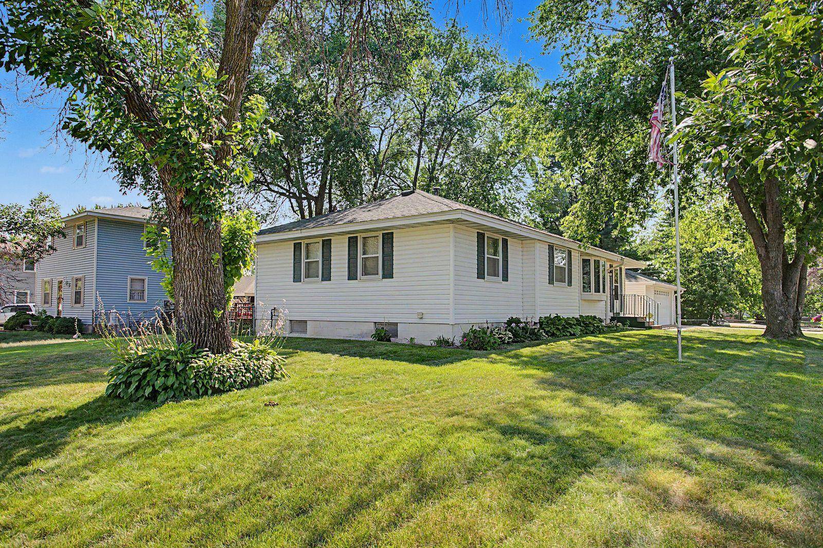 160 109th AVE NE, Blaine, MN 55434