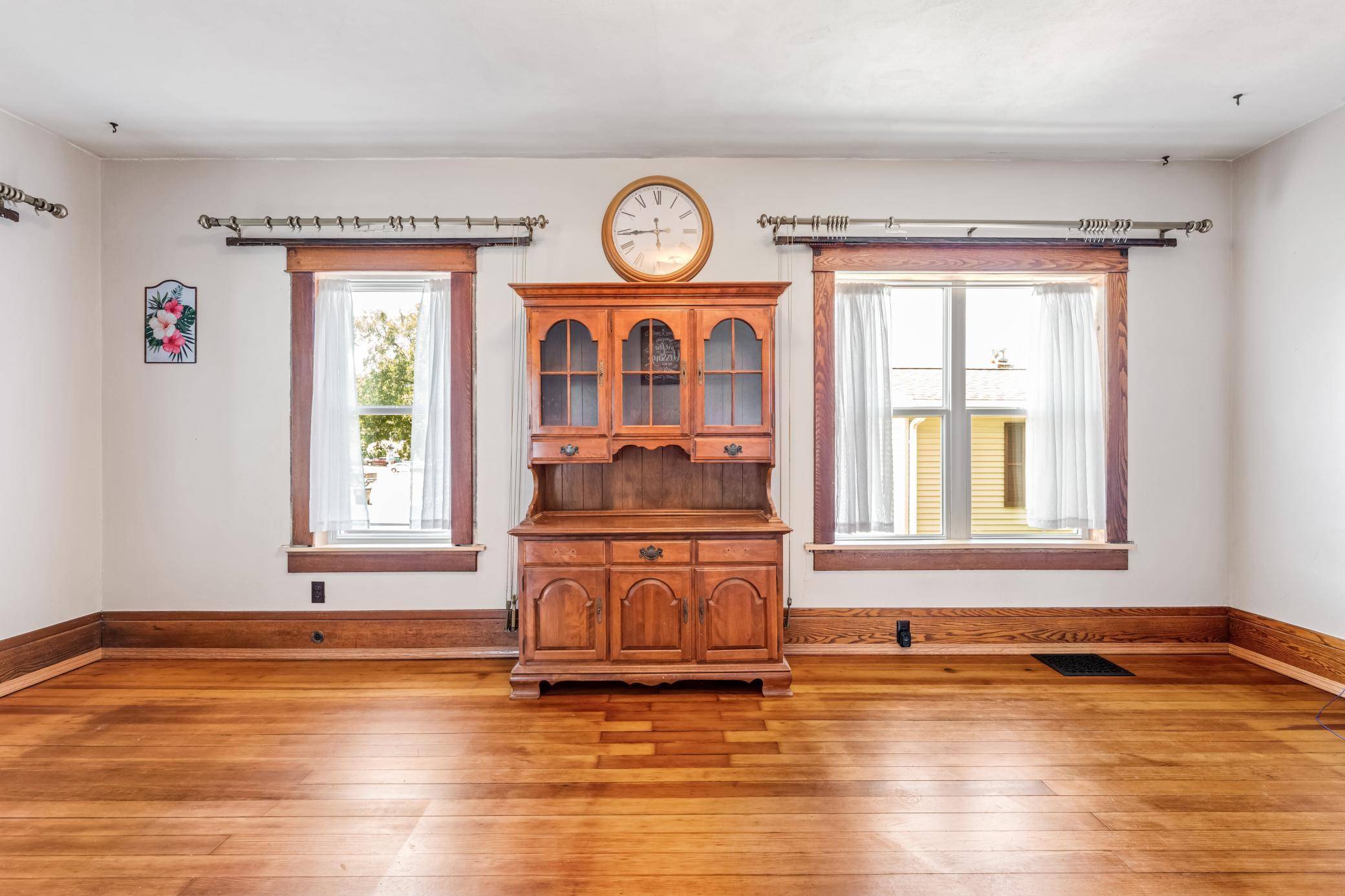 121 E Lincoln ST, Caledonia, MN 55921
