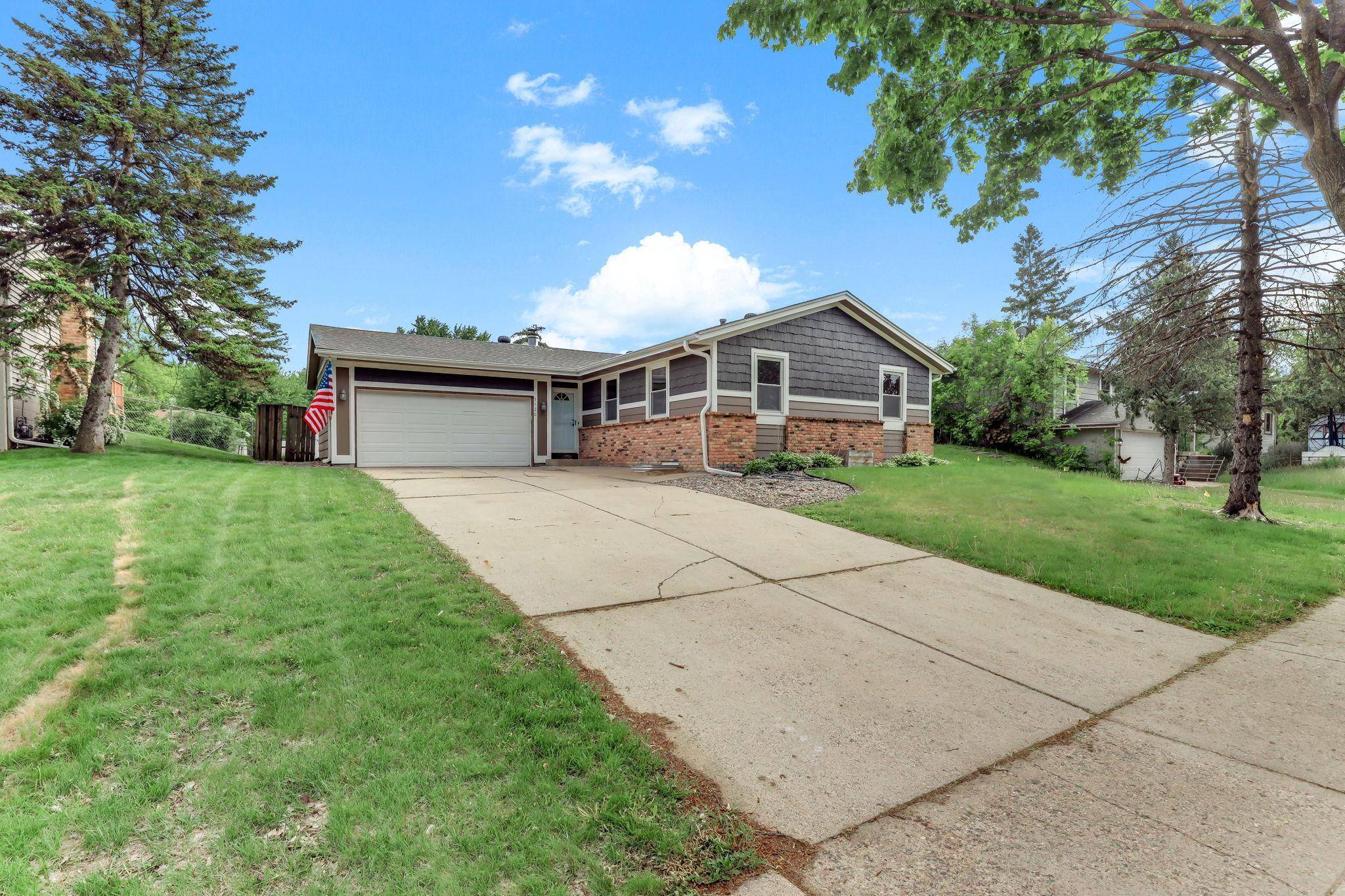 5120 148th PATH W, Apple Valley, MN 55124