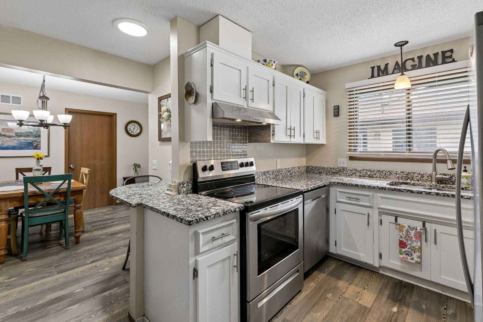 8730 134th ST W, Apple Valley, MN 55124