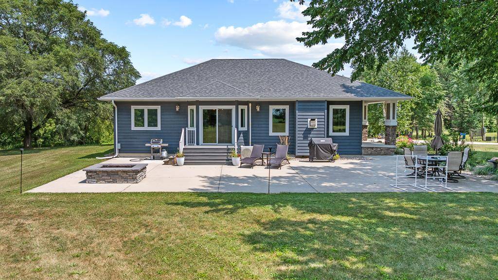 2615 210th AVE, Marshall, MN 56258