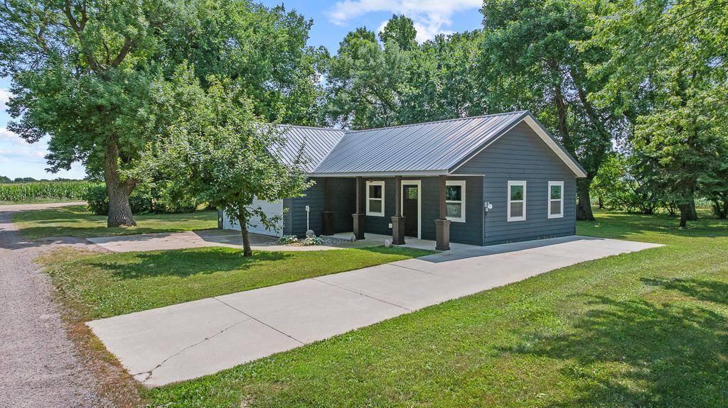 2615 210th AVE, Marshall, MN 56258