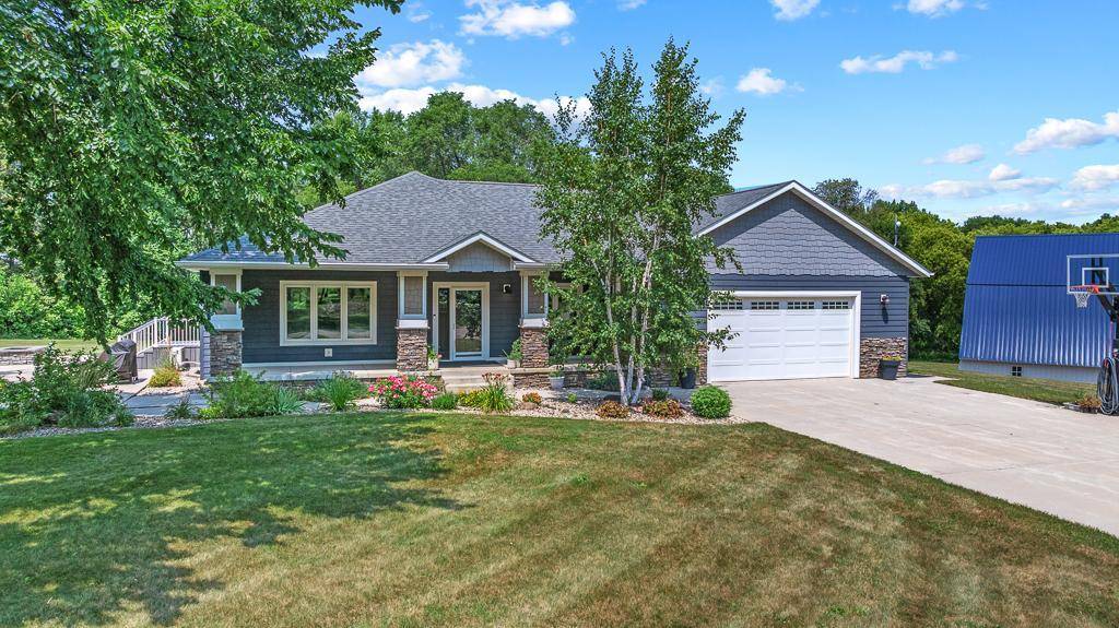 2615 210th AVE, Marshall, MN 56258