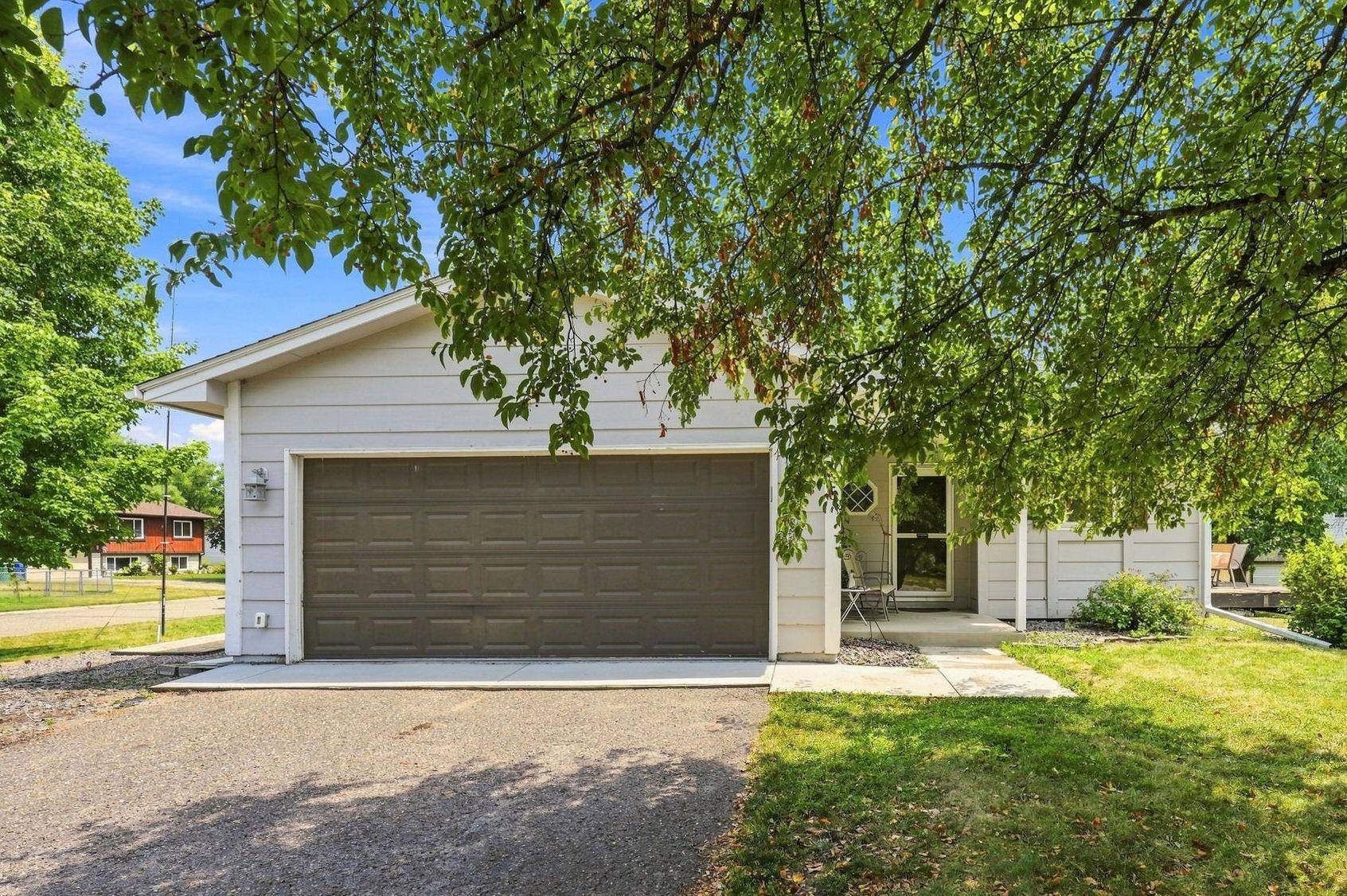 7156 Brian DR, Centerville, MN 55038