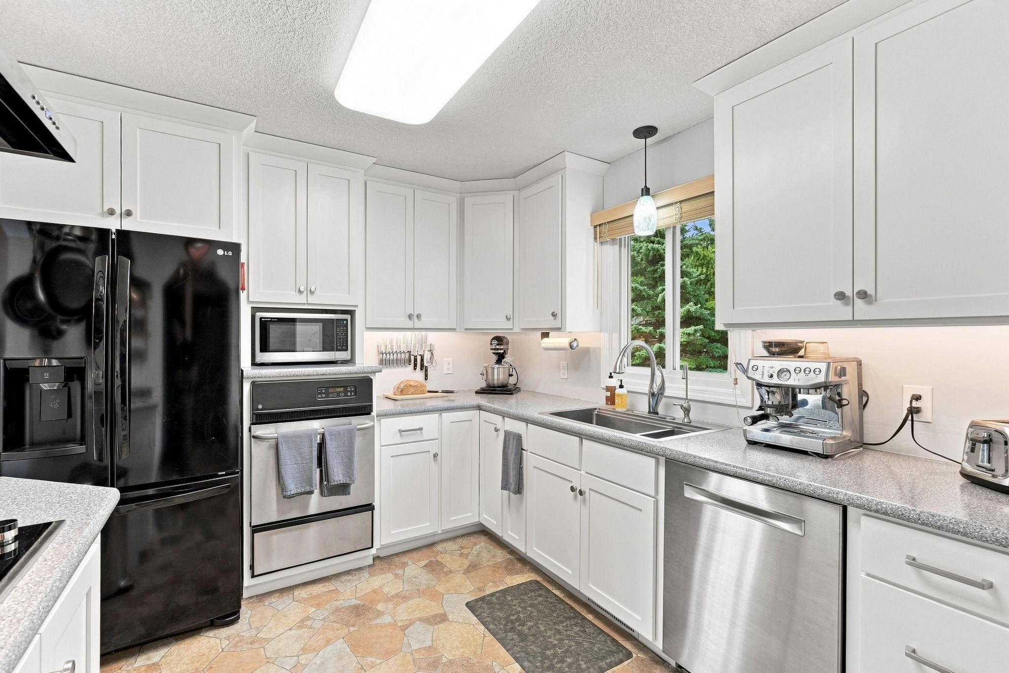7156 Brian DR, Centerville, MN 55038