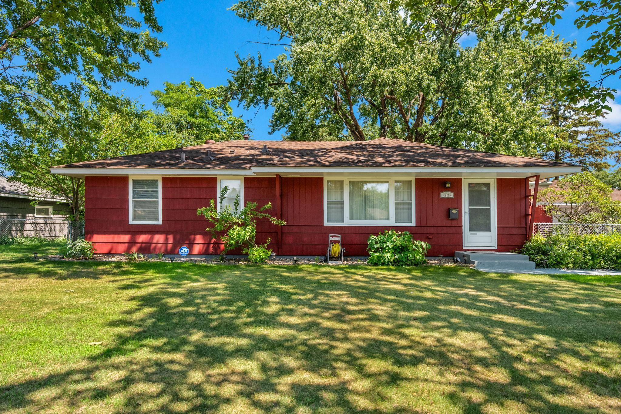 6932 Kentucky AVE N, Brooklyn Park, MN 55428