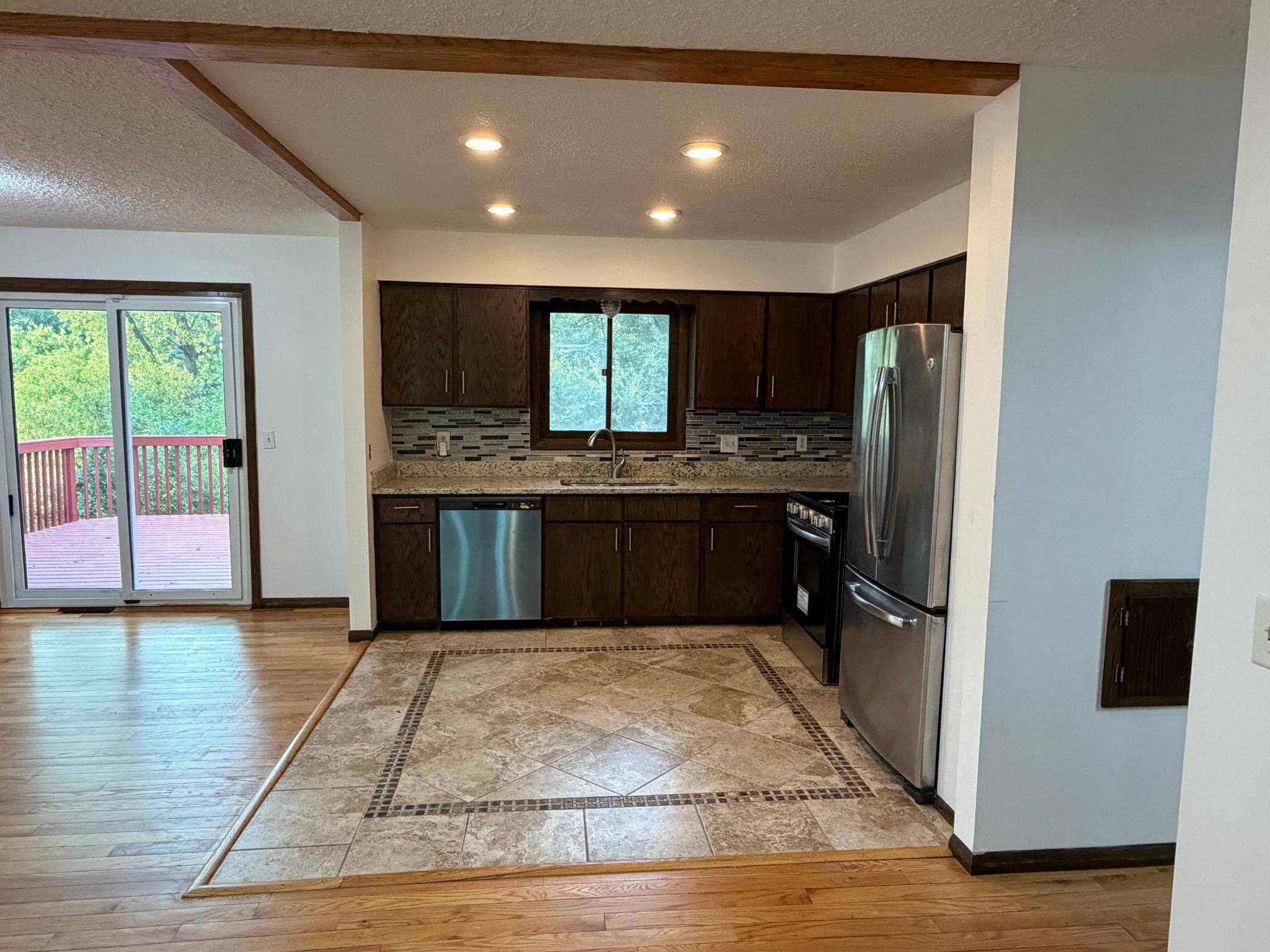 404 Cimarron RD, Apple Valley, MN 55124
