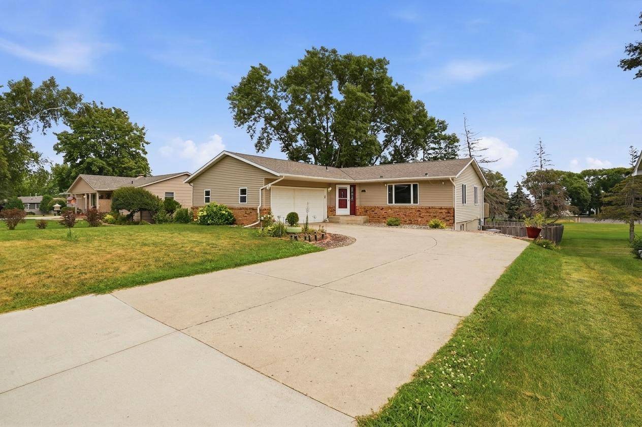 1713 6th ST SW, Willmar, MN 56201
