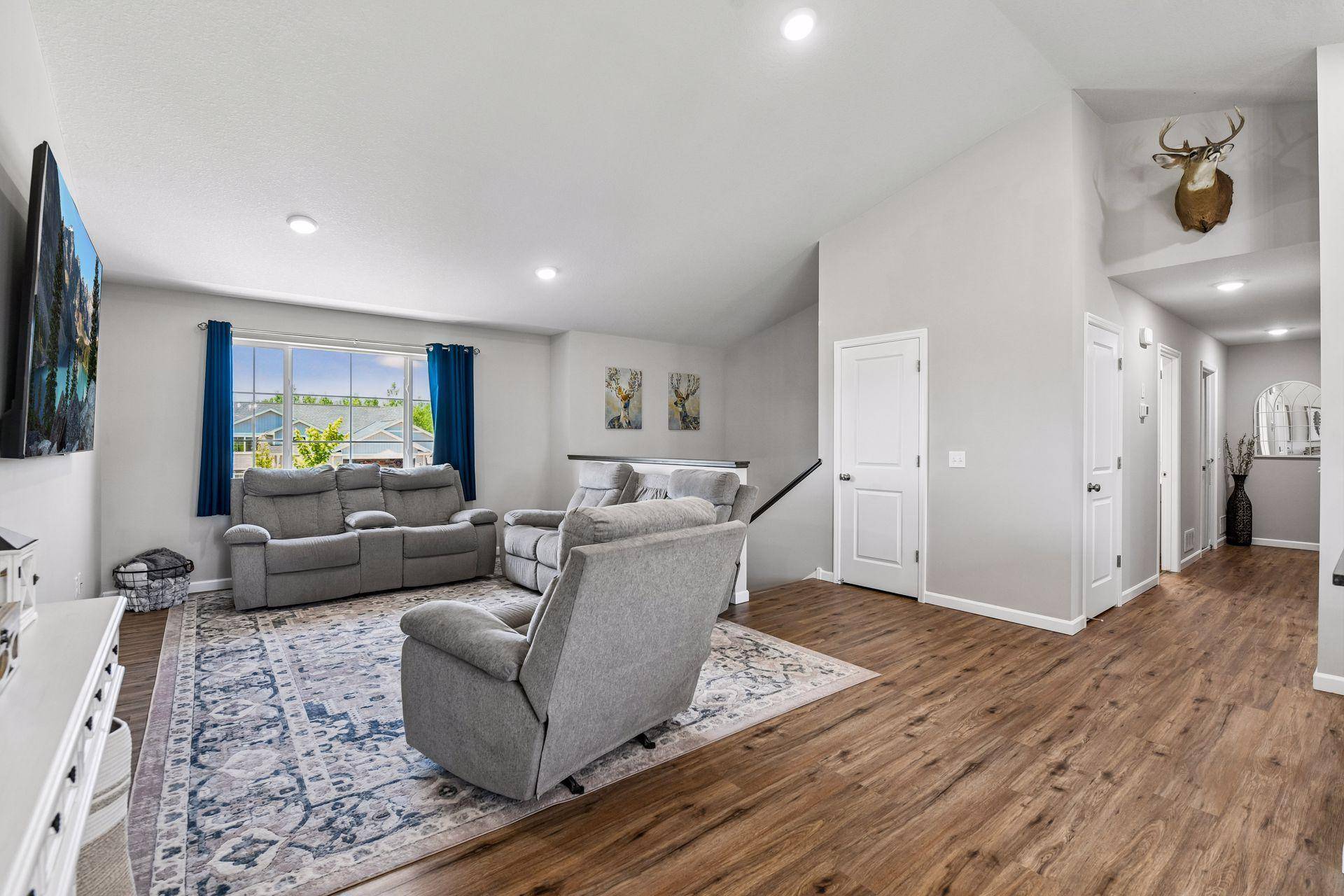 2131 River Bend TRL, Mayer, MN 55360