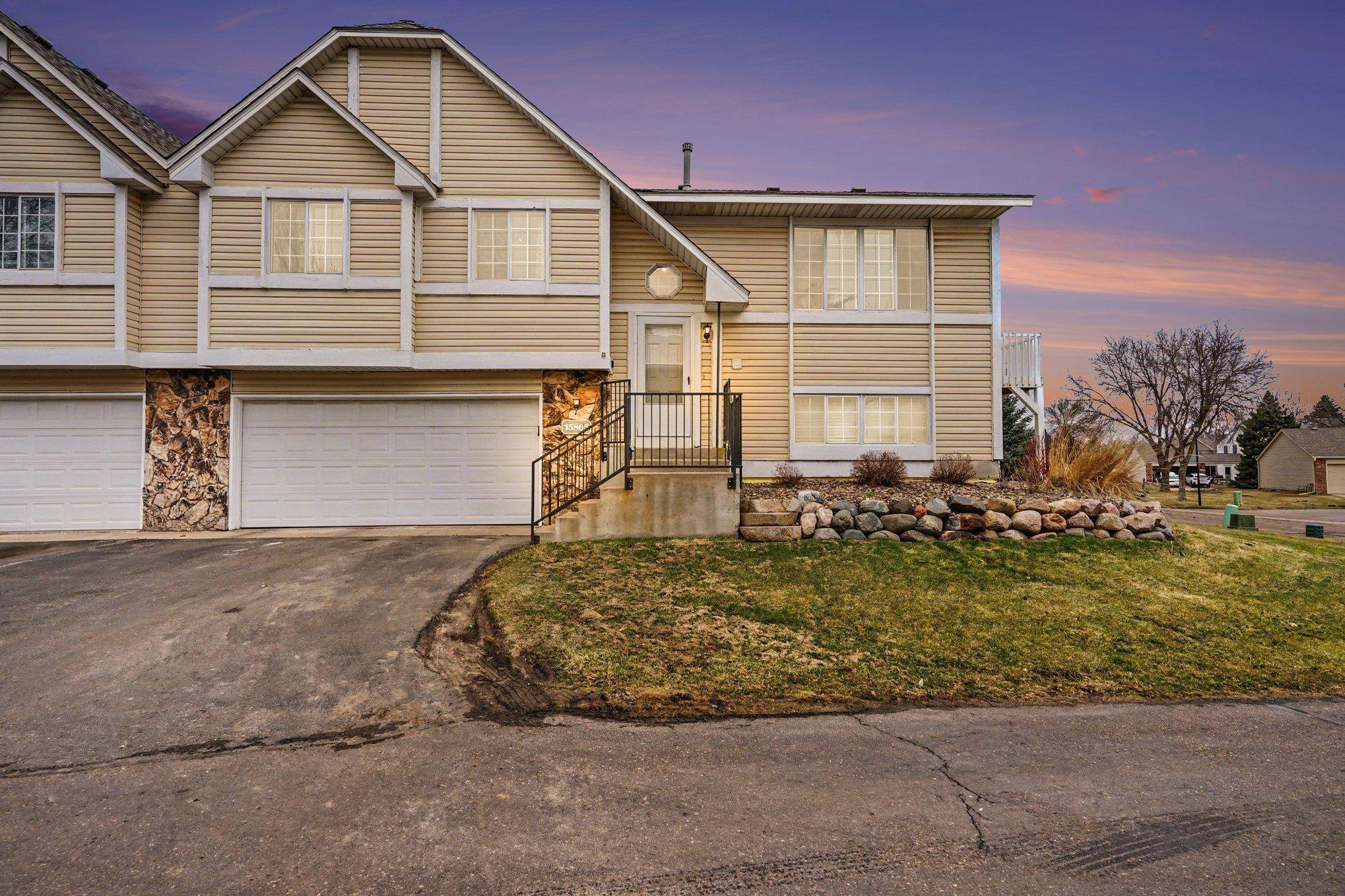 15865 Griffon PATH, Apple Valley, MN 55124