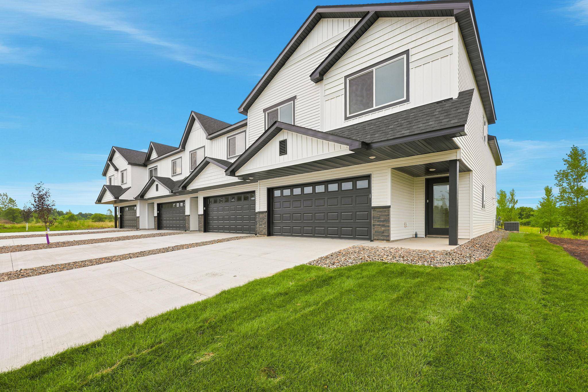 1104 45th AVE NE, Saint Cloud, MN 56304