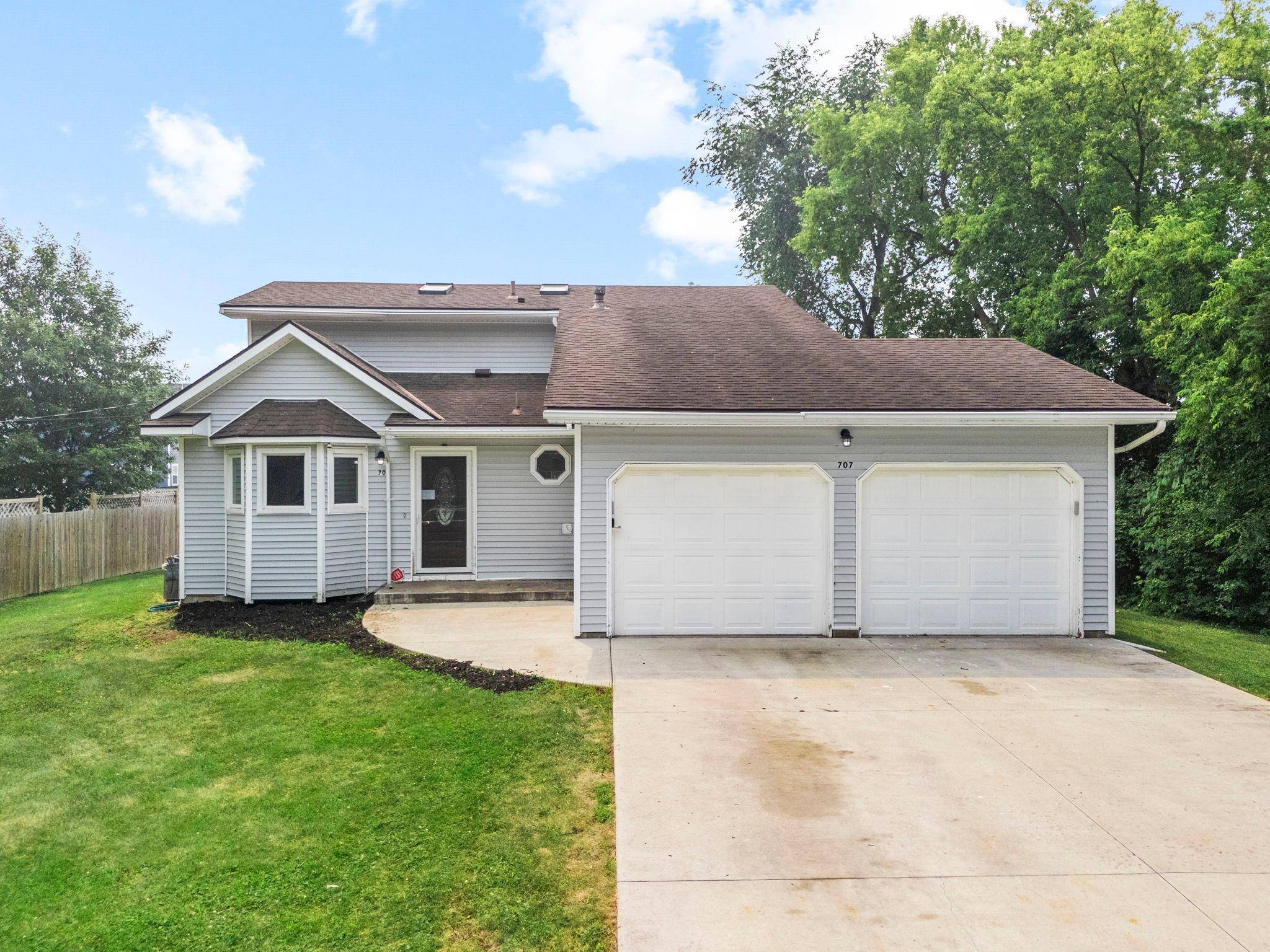 707 69th AVE N, Brooklyn Center, MN 55430