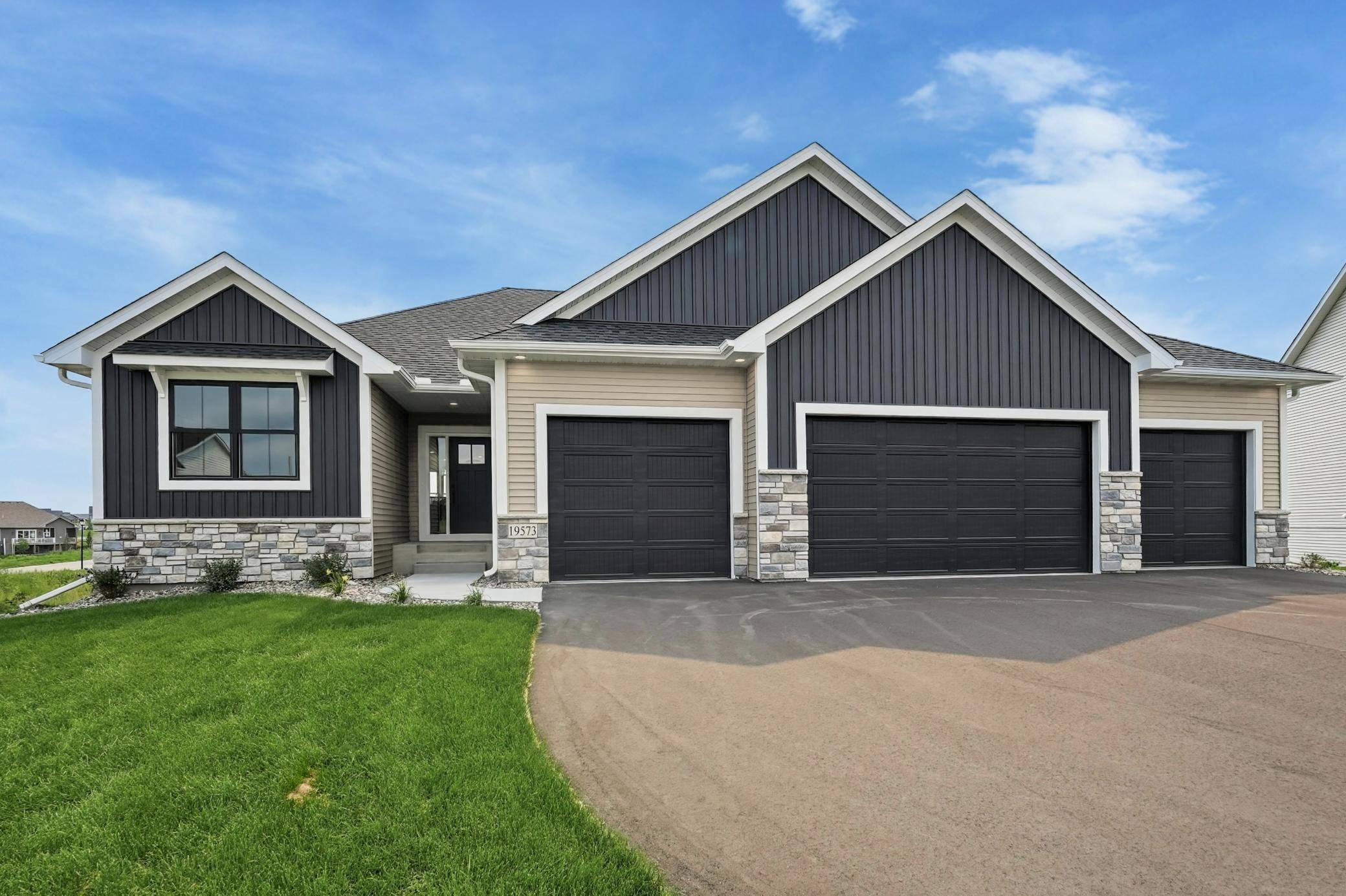19573 Hammock AVE, Lakeville, MN 55044