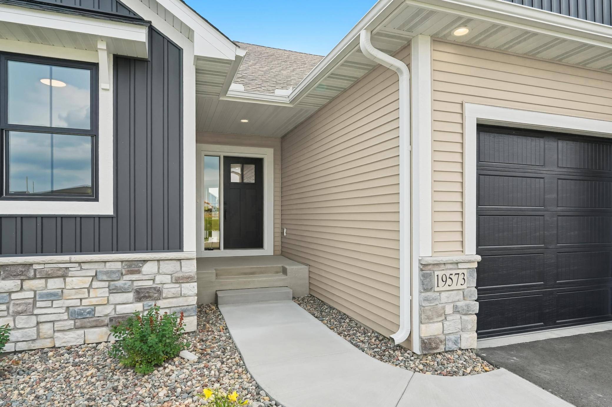19573 Hammock AVE, Lakeville, MN 55044