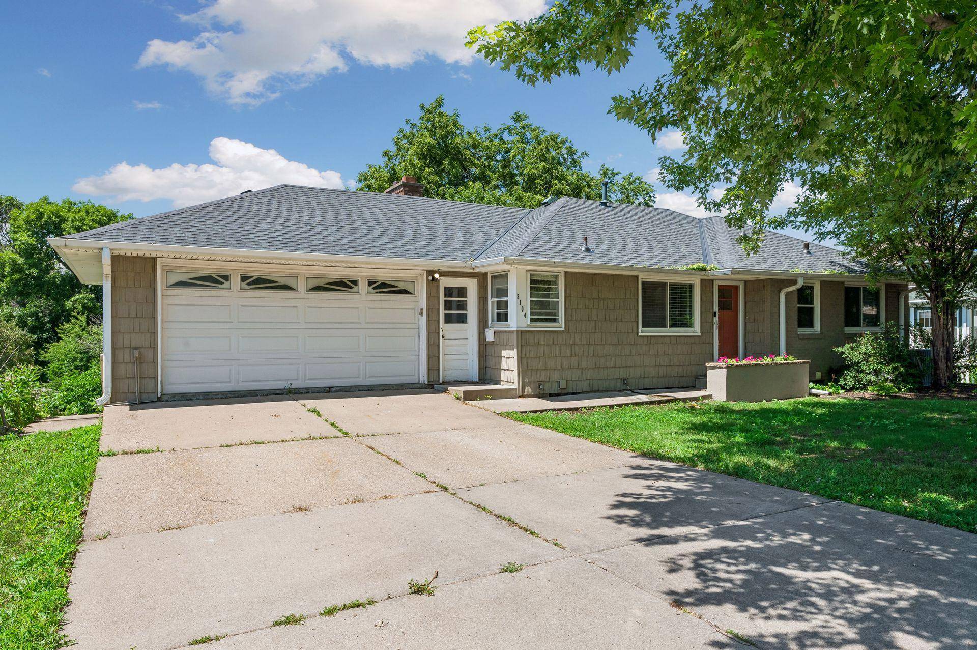 3104 Silver Lake RD NE, Saint Anthony, MN 55418