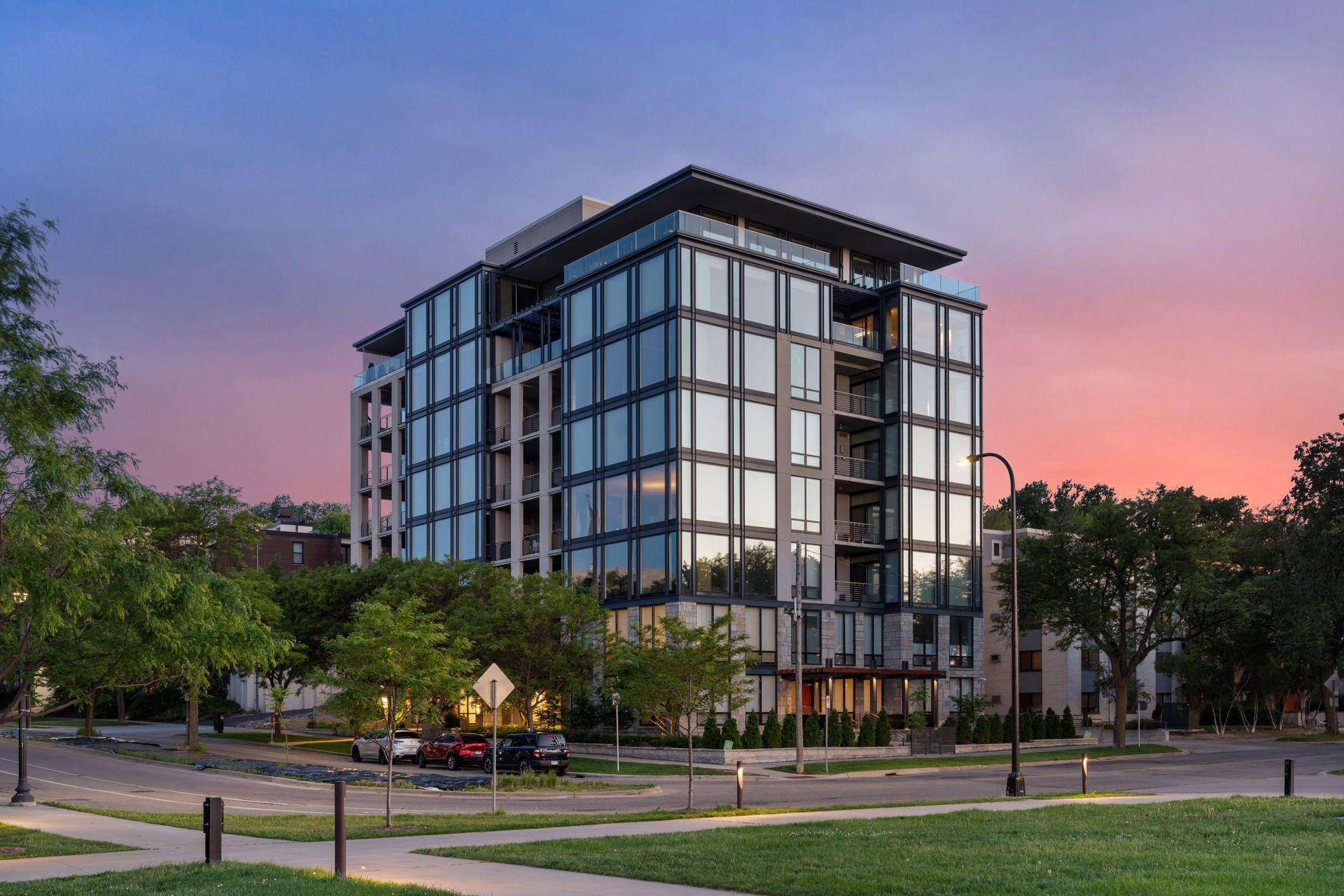 301 Kenwood Pkwy #602, Minneapolis, MN 55403
