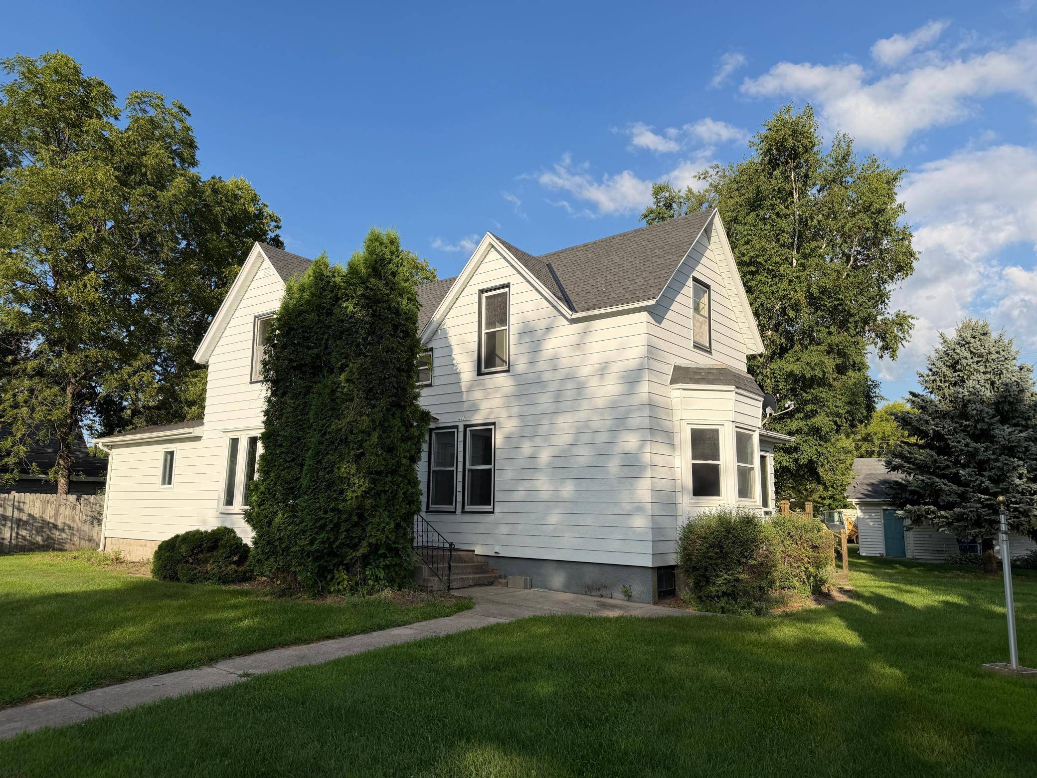 411 16th ST S, Benson, MN 56215