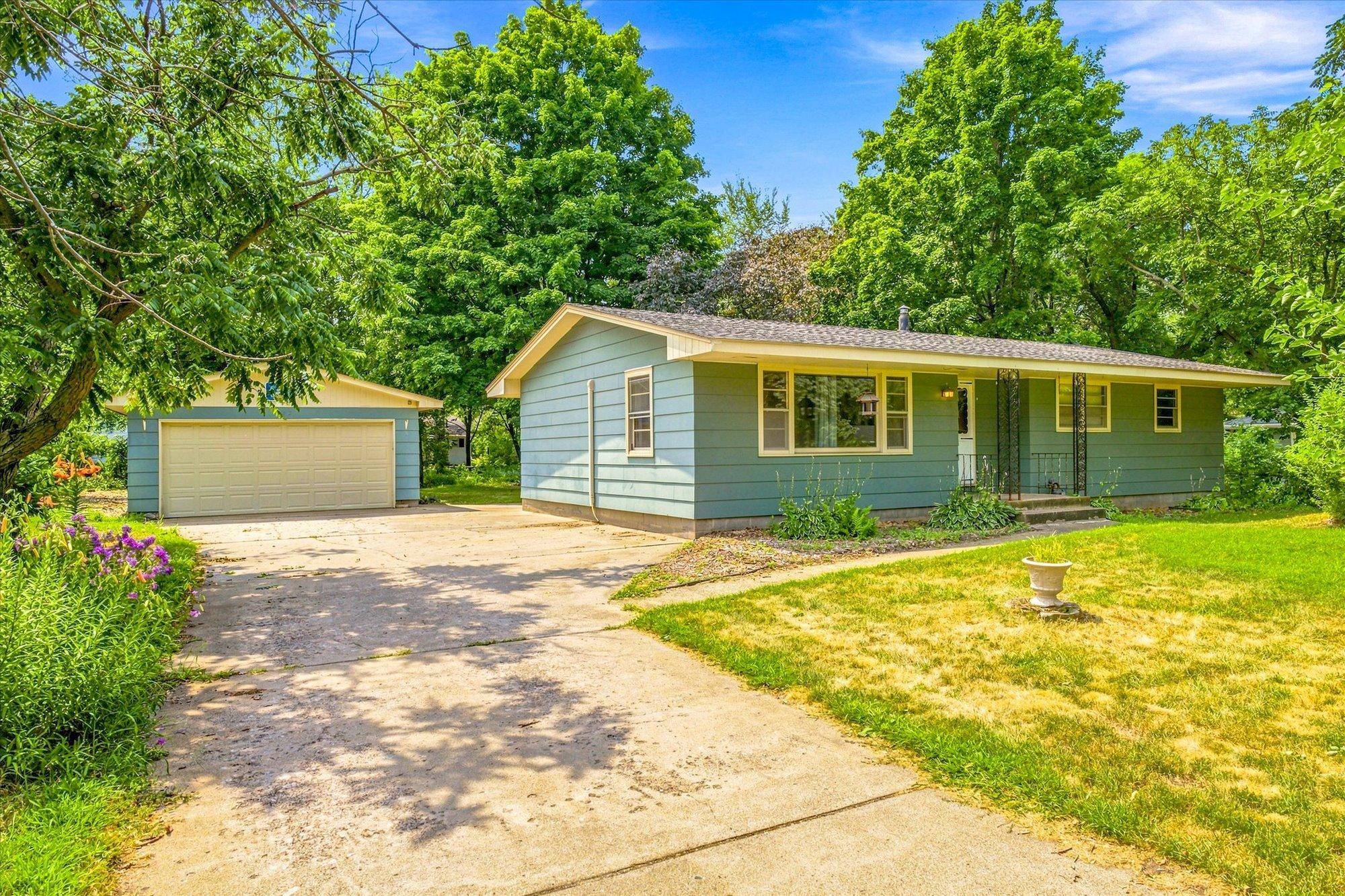 332 Wilson ST, Anoka, MN 55303