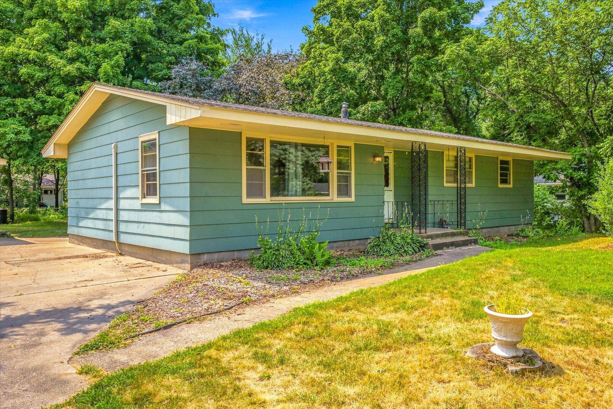 332 Wilson ST, Anoka, MN 55303