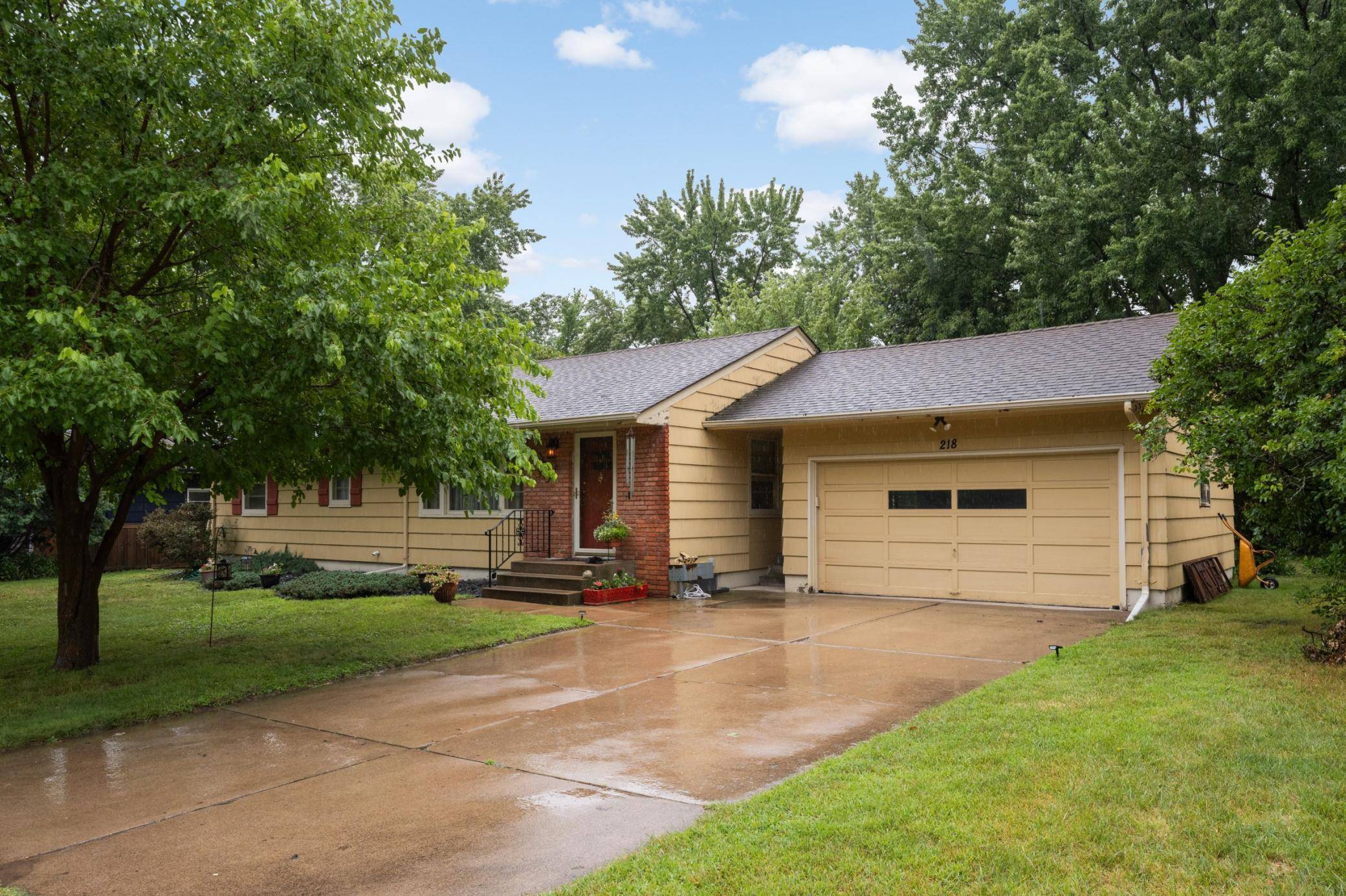 218 W Park RD, Hopkins, MN 55343