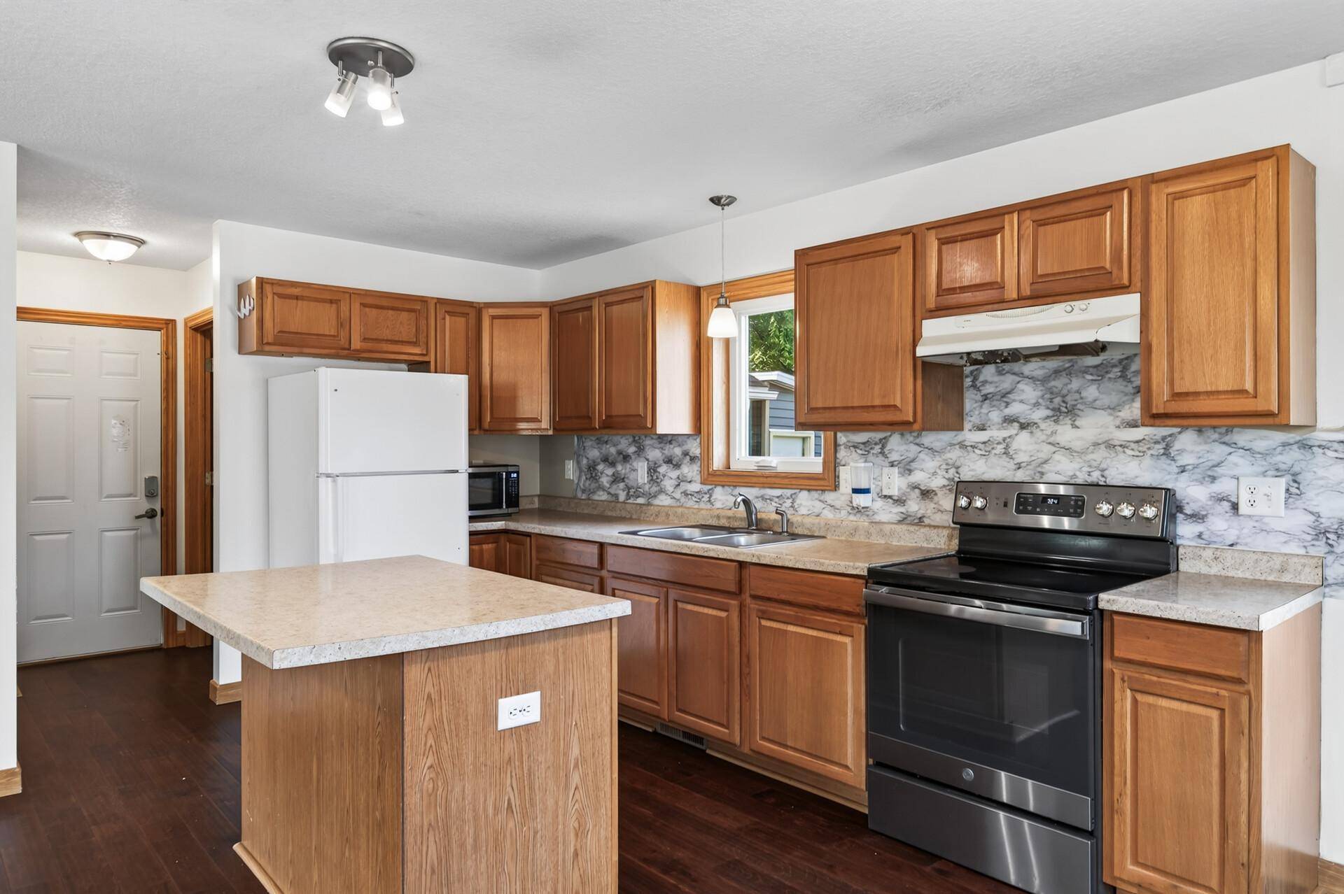208 Clay ST, Anoka, MN 55303