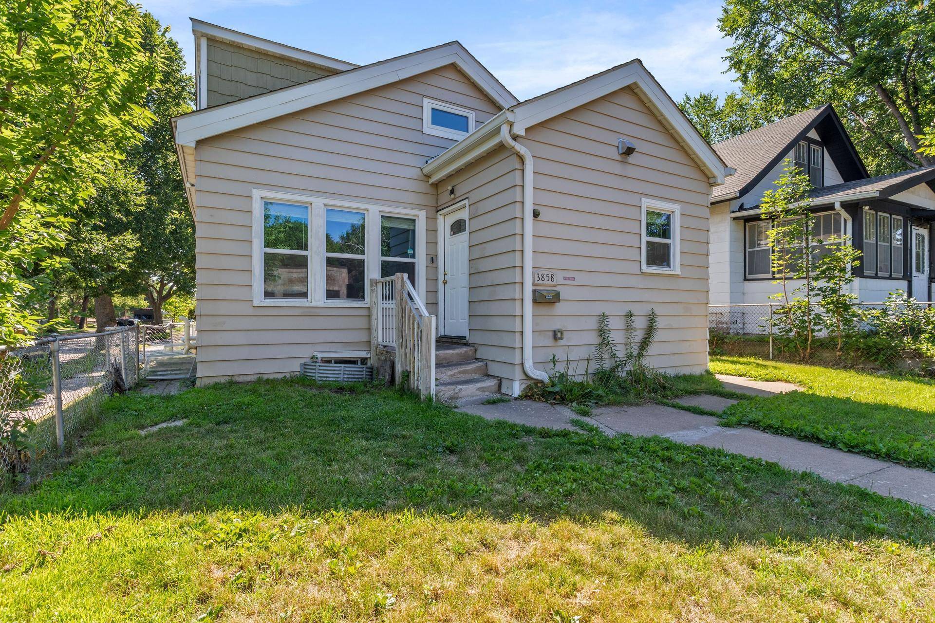 3858 Fremont AVE N, Minneapolis, MN 55412
