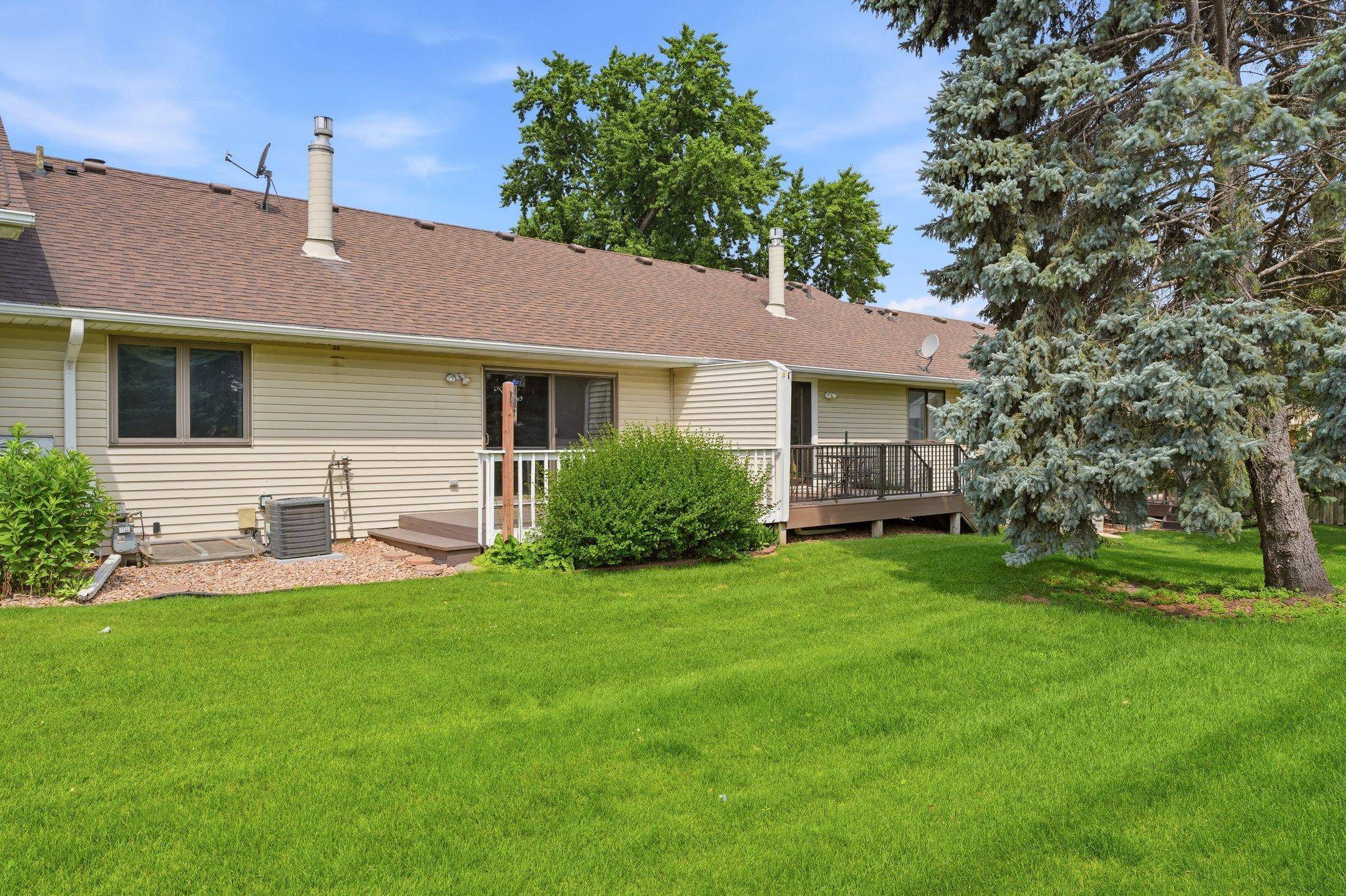 2003 28th AVE NW #103, New Brighton, MN 55112