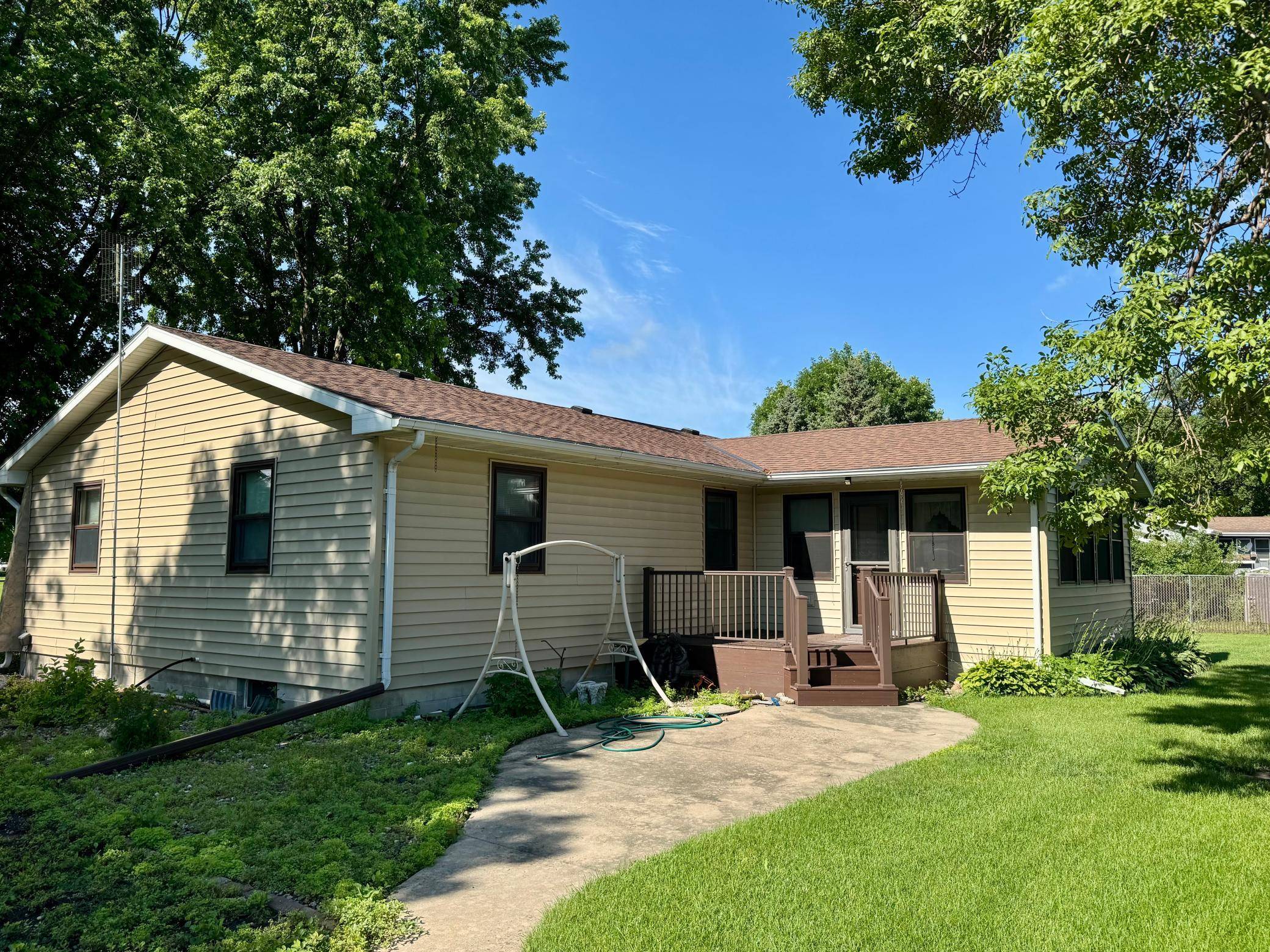 126 S 1st ST, Bird Island, MN 55310